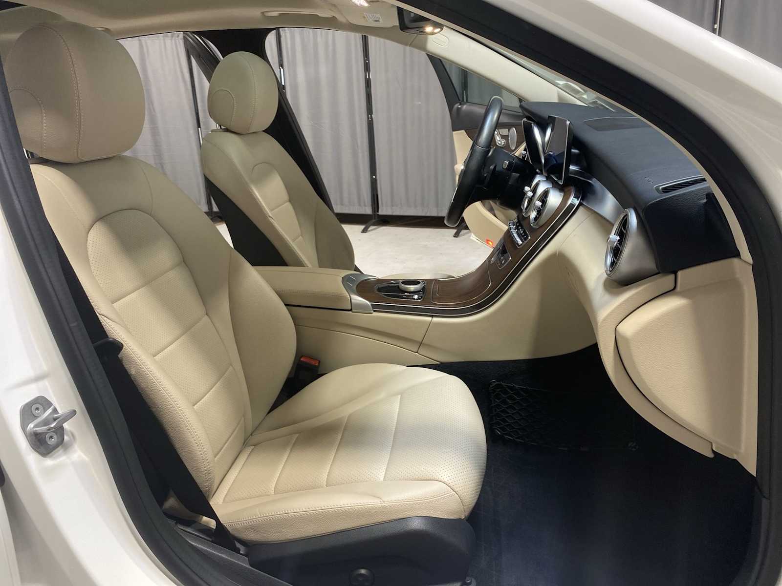 Thumbnail: 2021 Mercedes-Benz C-Class - 14