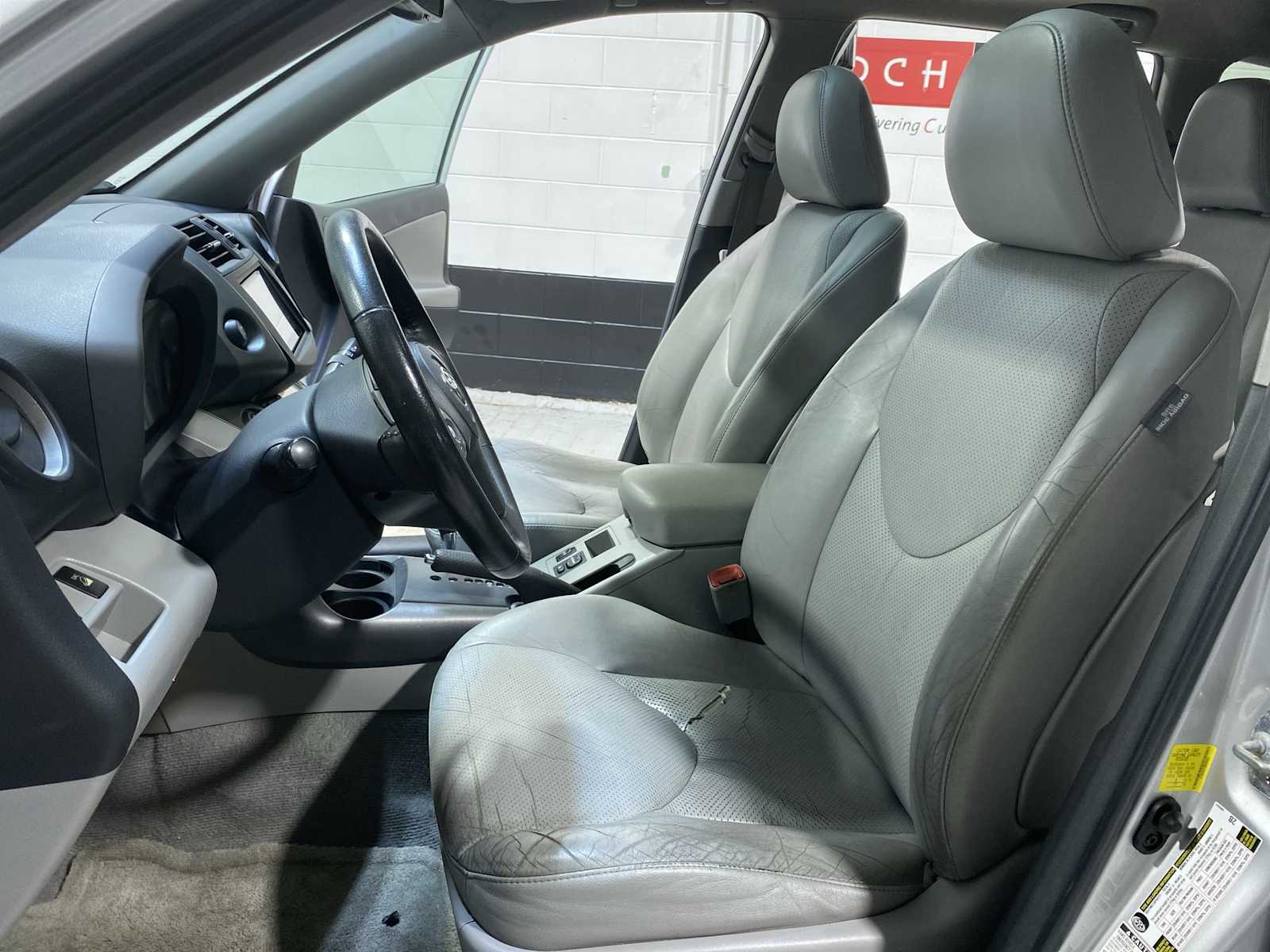 Thumbnail: 2011 Toyota RAV4 - 10