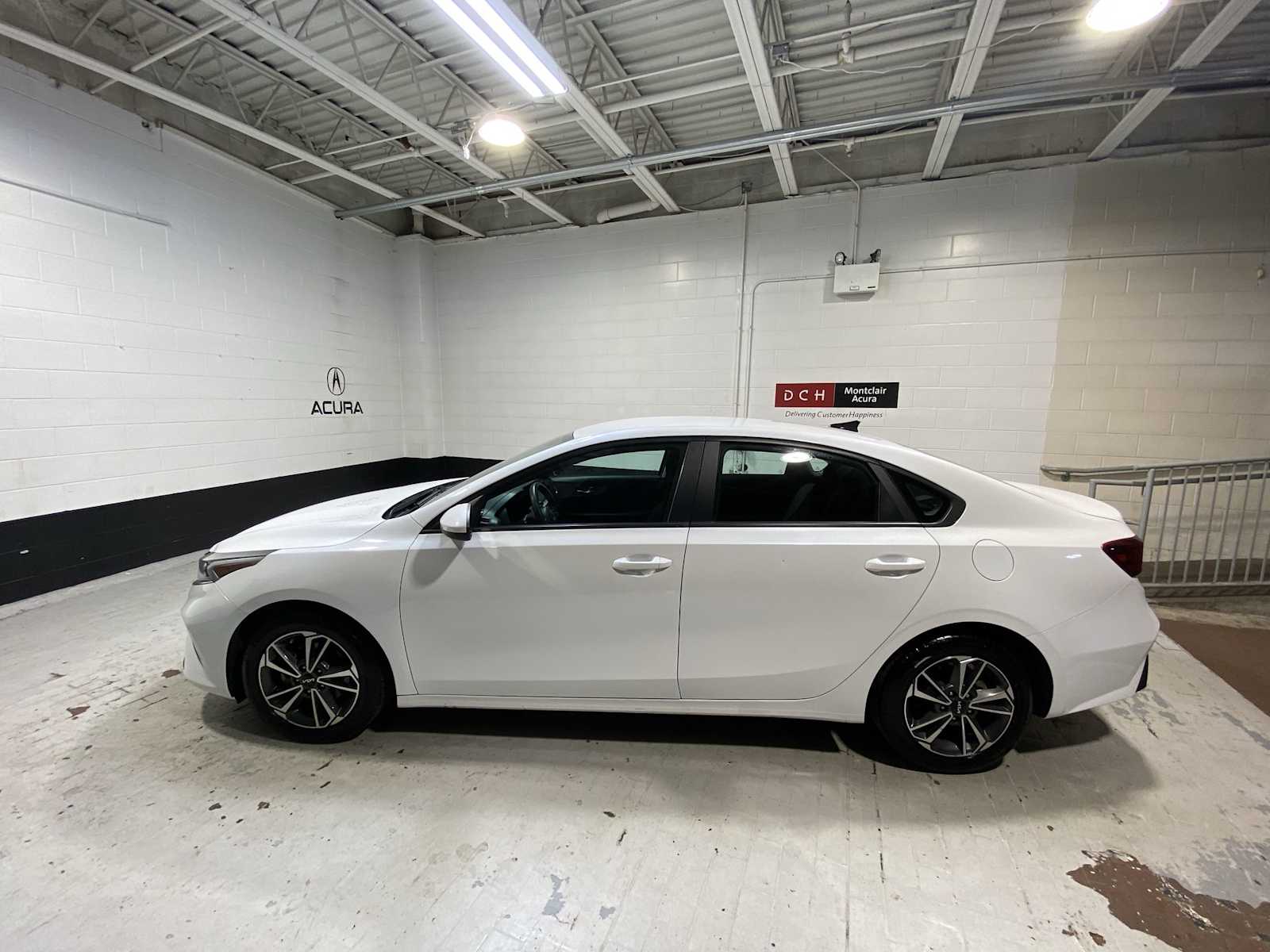Thumbnail: 2023 Kia Forte - 3