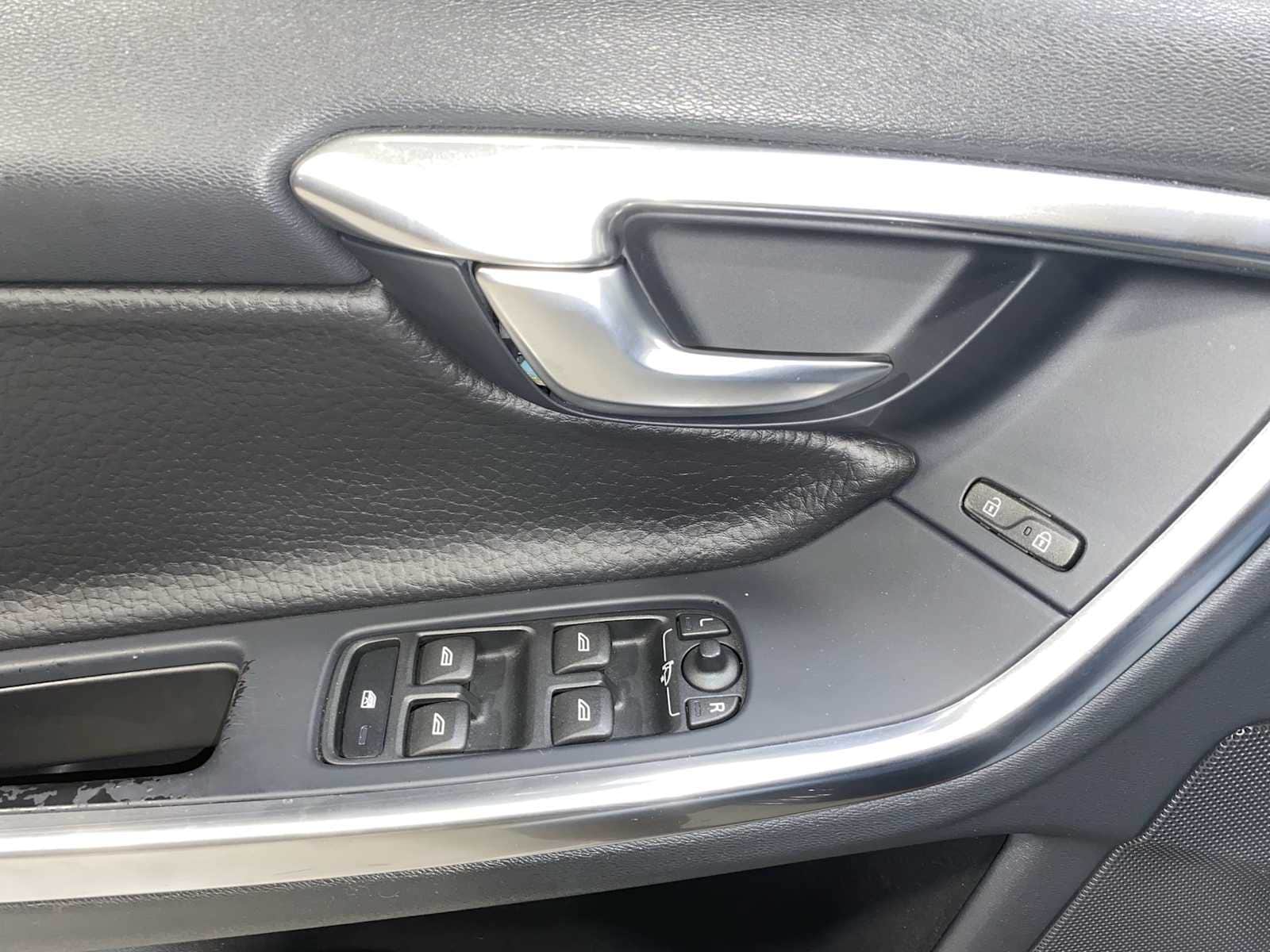 Thumbnail: 2012 Volvo S60 - 23