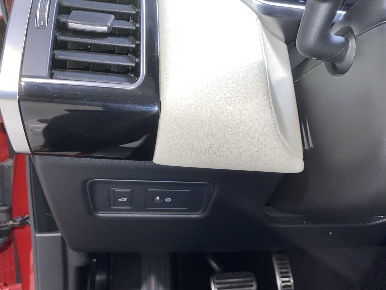 Thumbnail: 2021 Land Rover Range Rover Sport - 24