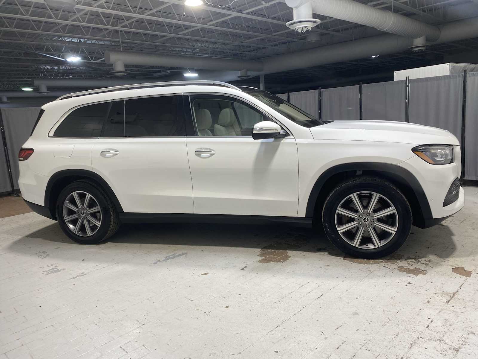 Thumbnail: 2022 Mercedes-Benz GLS - 27