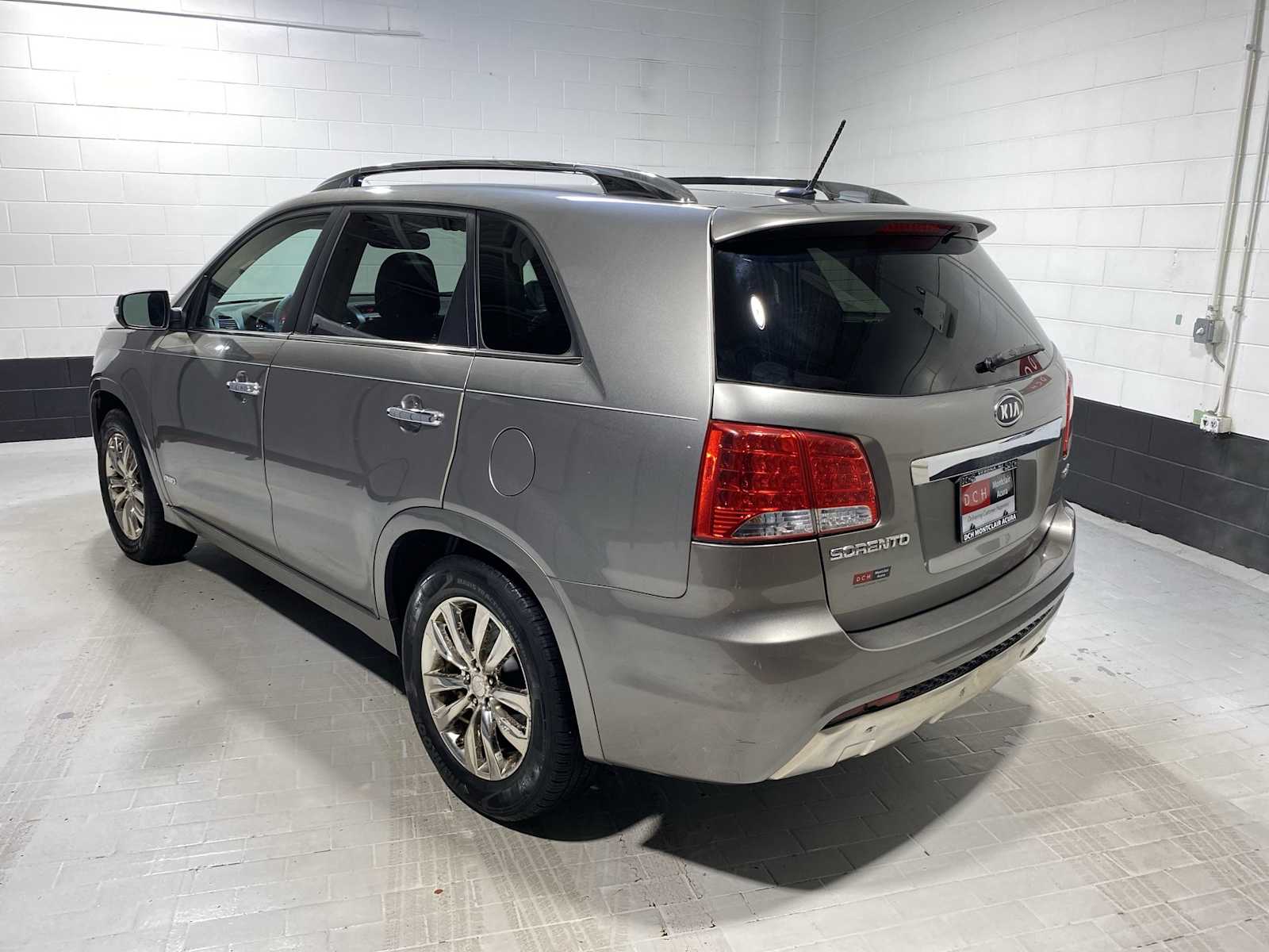 Thumbnail: 2011 Kia Sorento - 4