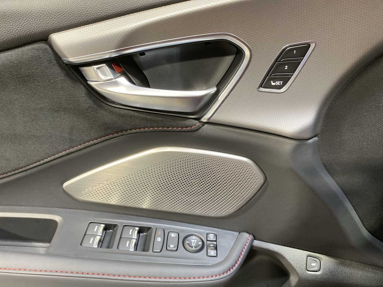 Thumbnail: 2025 Acura RDX - 23