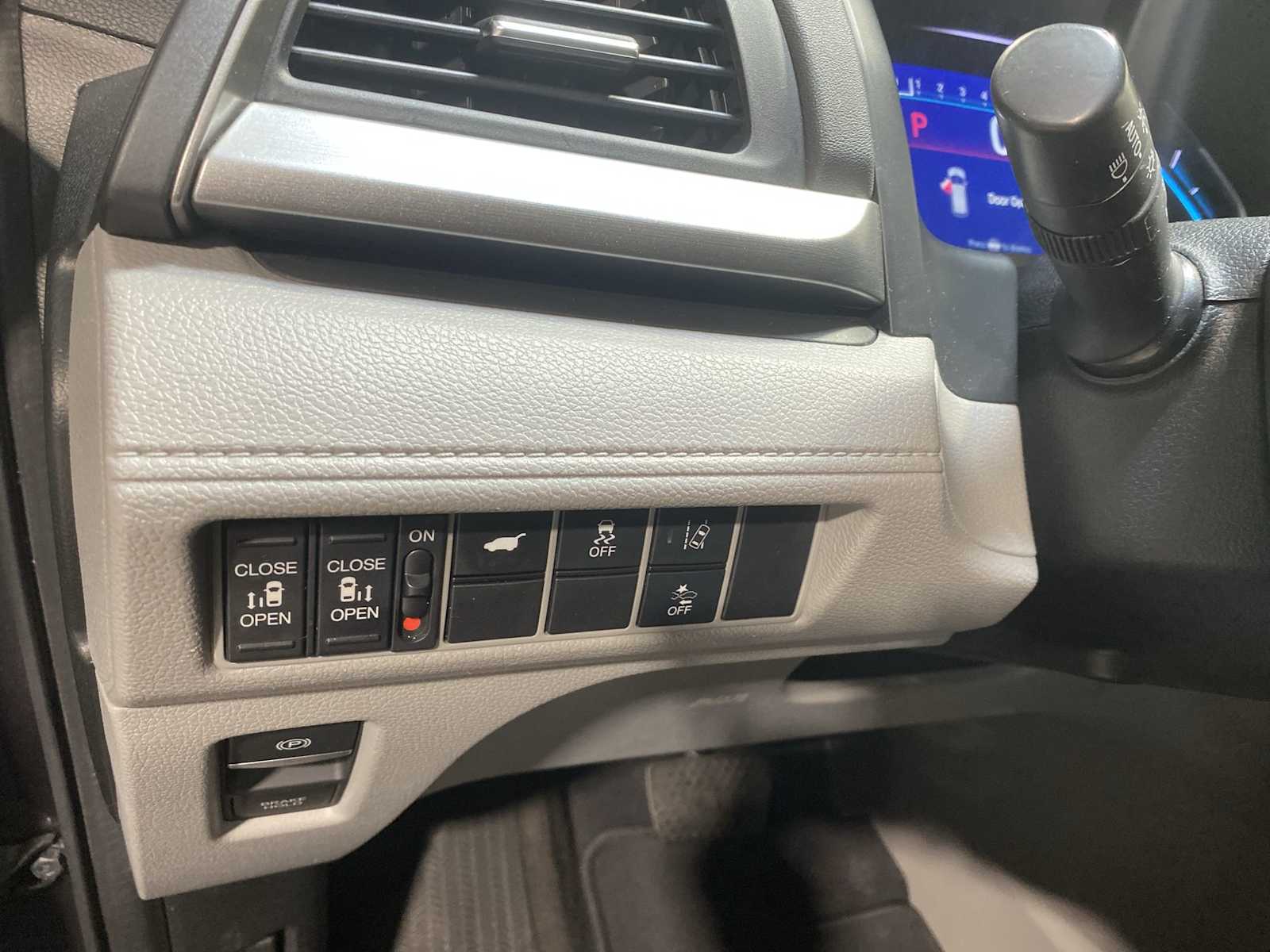 Thumbnail: 2019 Honda Odyssey - 24