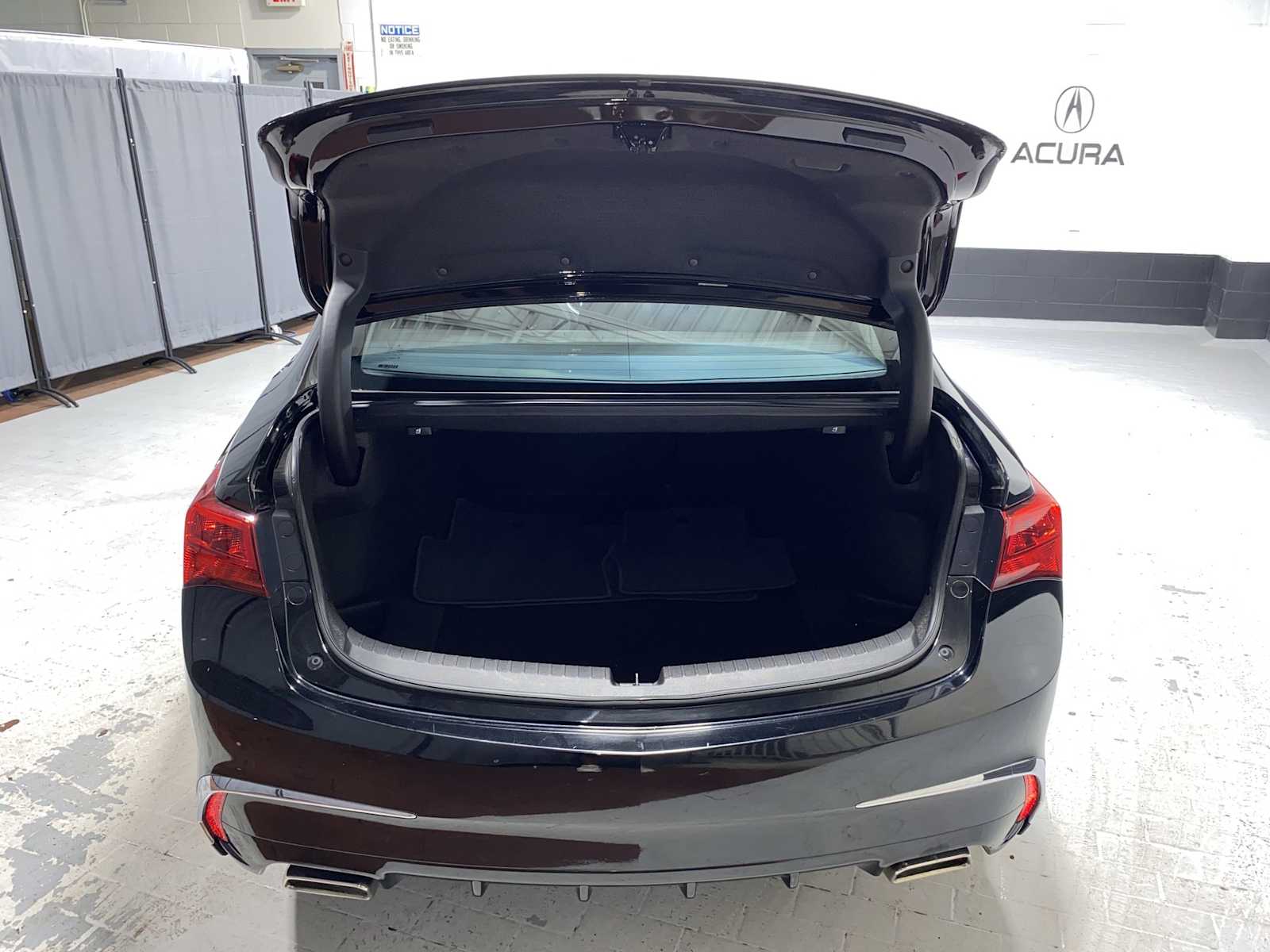2018 Acura TLX  19