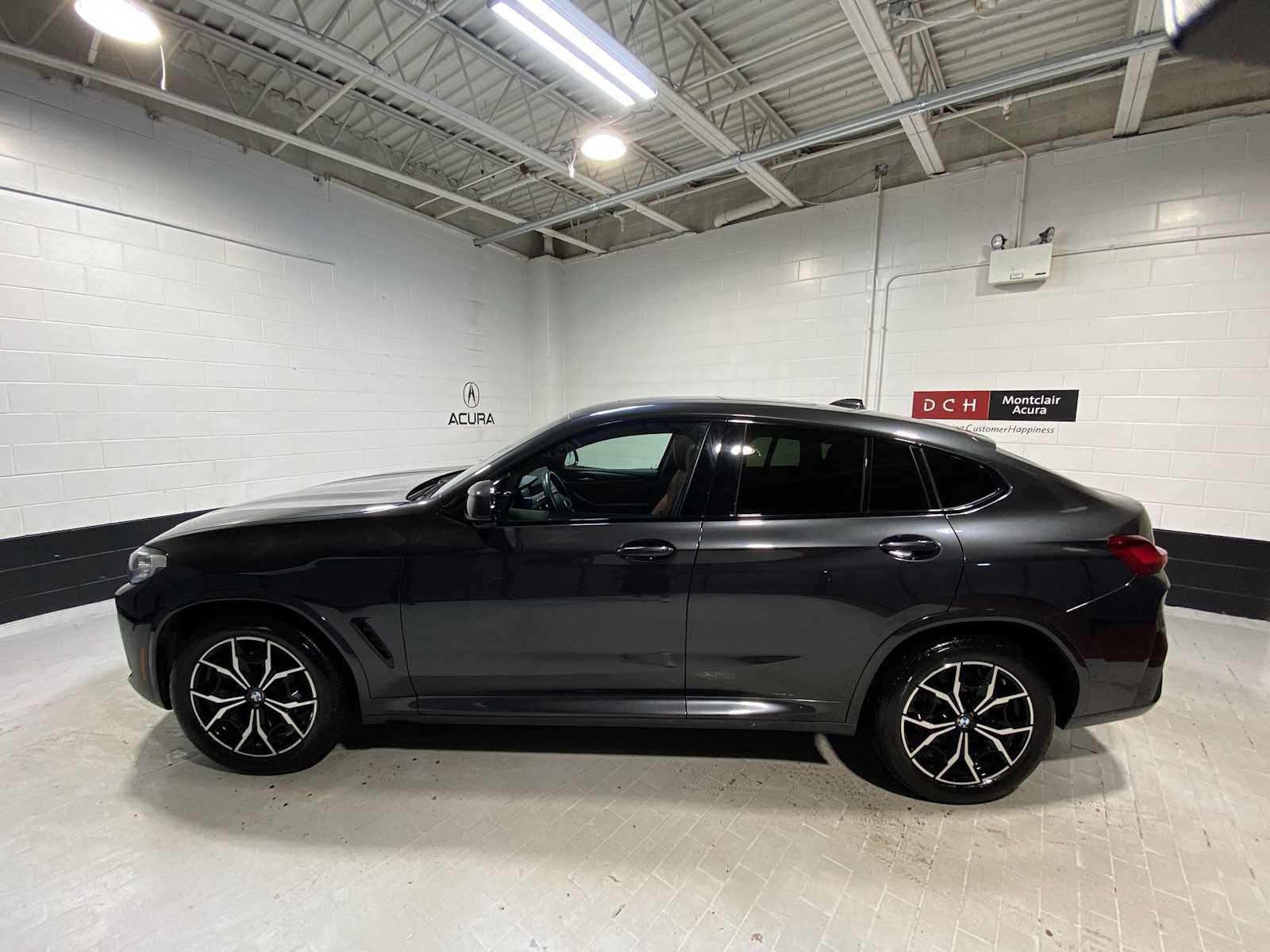 Thumbnail: 2023 BMW X4 - 3