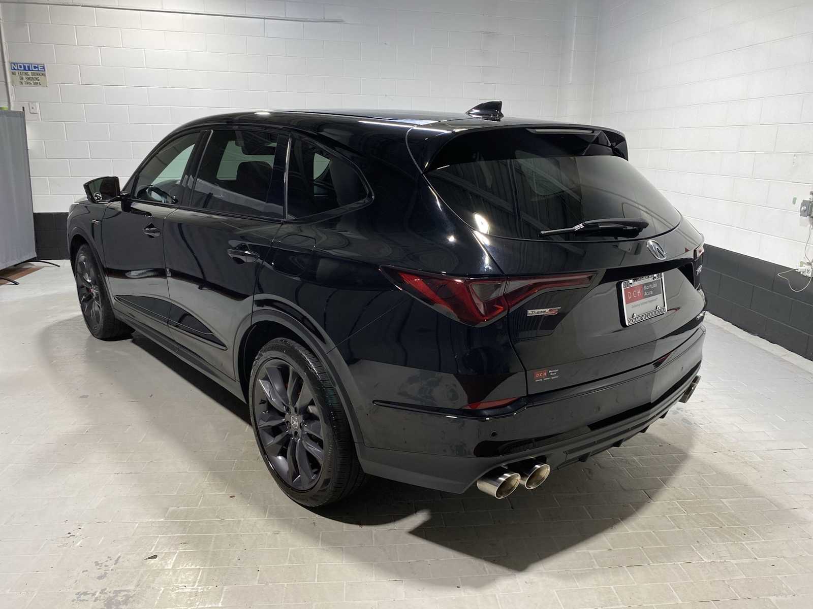 Thumbnail: 2022 Acura MDX - 4