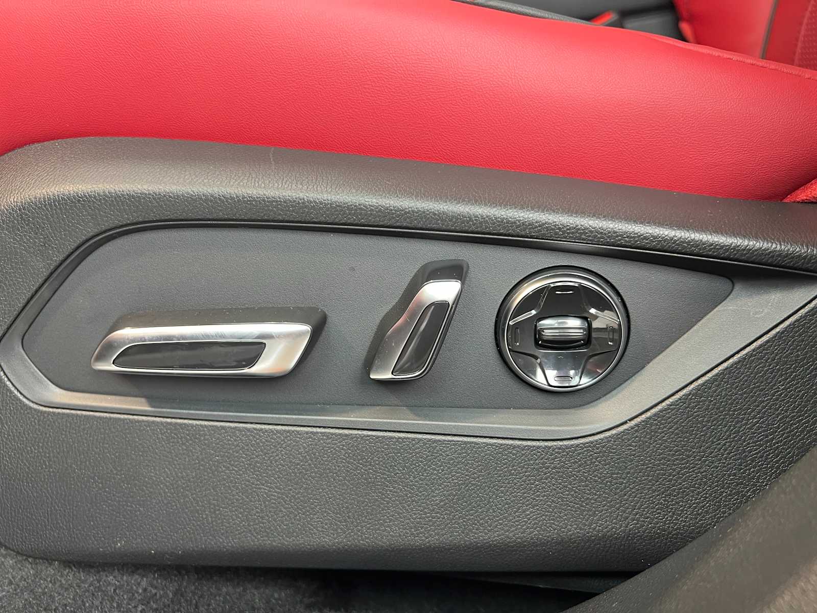 Thumbnail: 2026 Acura RDX - 19