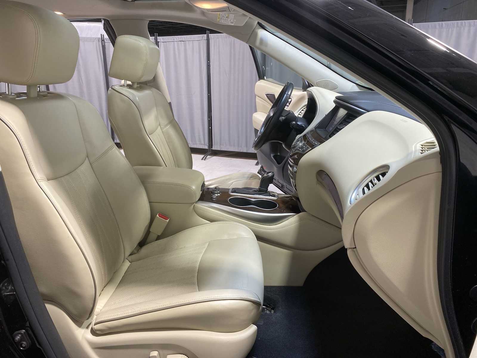 Thumbnail: 2017 INFINITI QX60 - 14