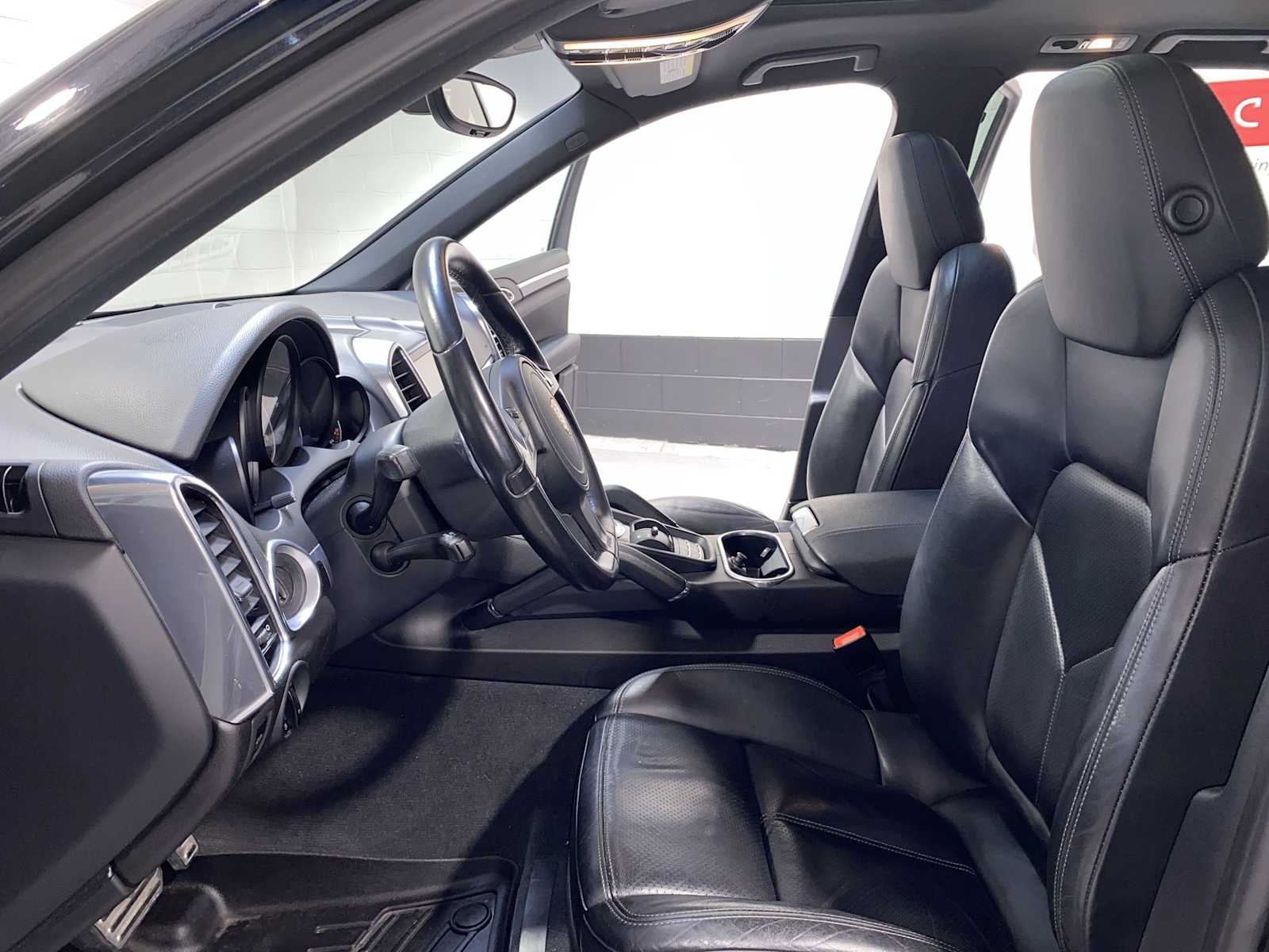2013 Porsche Cayenne S 11
