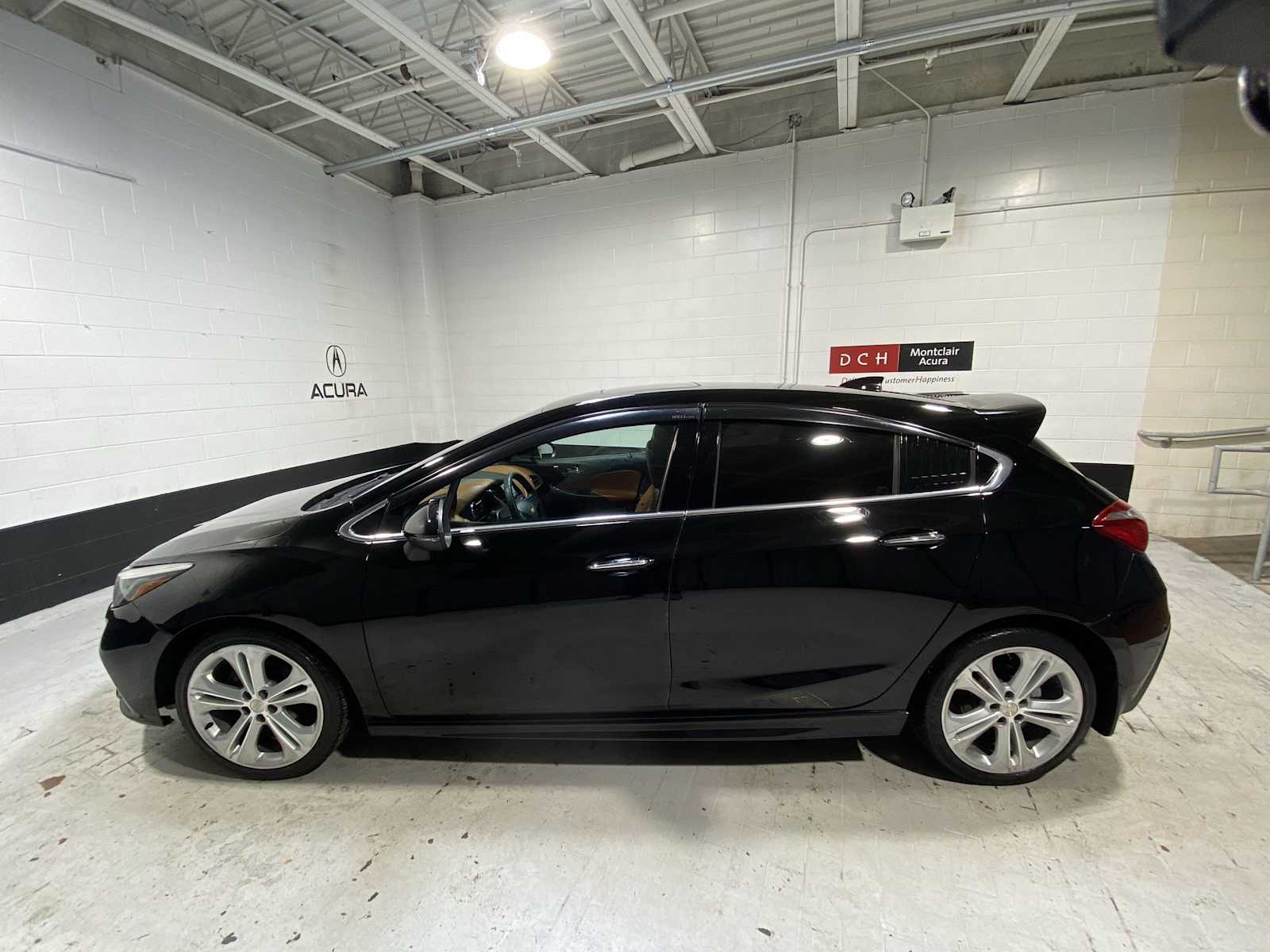 Thumbnail: 2017 Chevrolet Cruze - 3