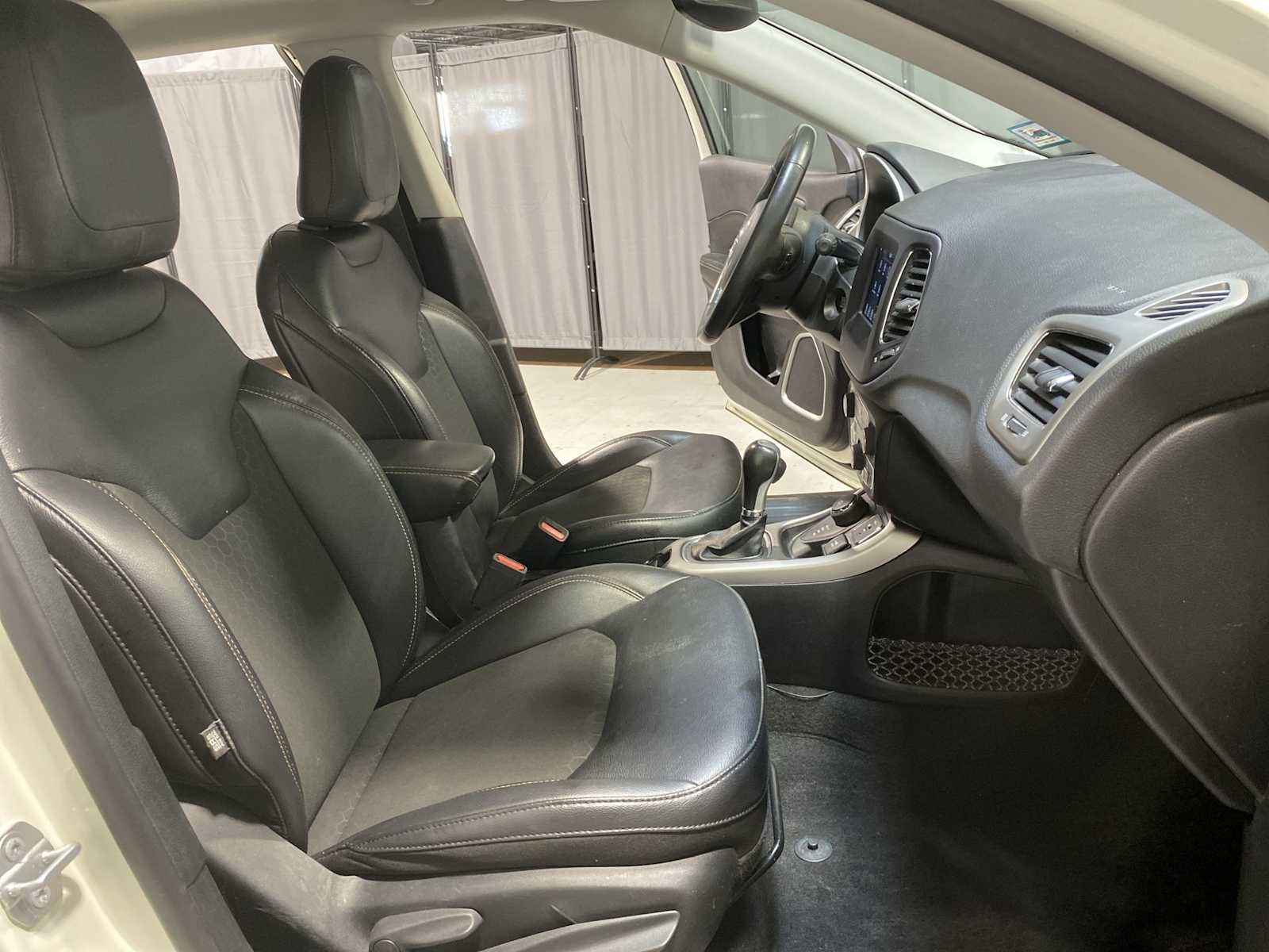 Thumbnail: 2019 Jeep Compass - 14