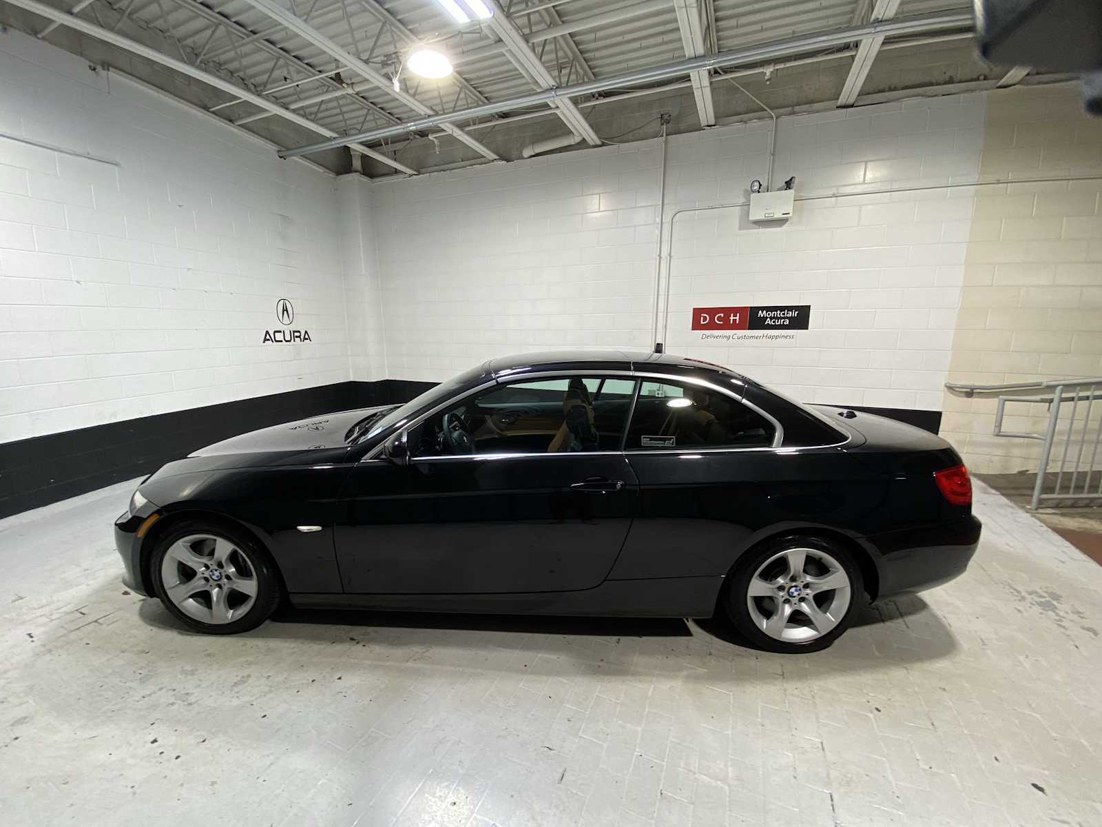 Thumbnail: 2012 BMW 3 Series - 3