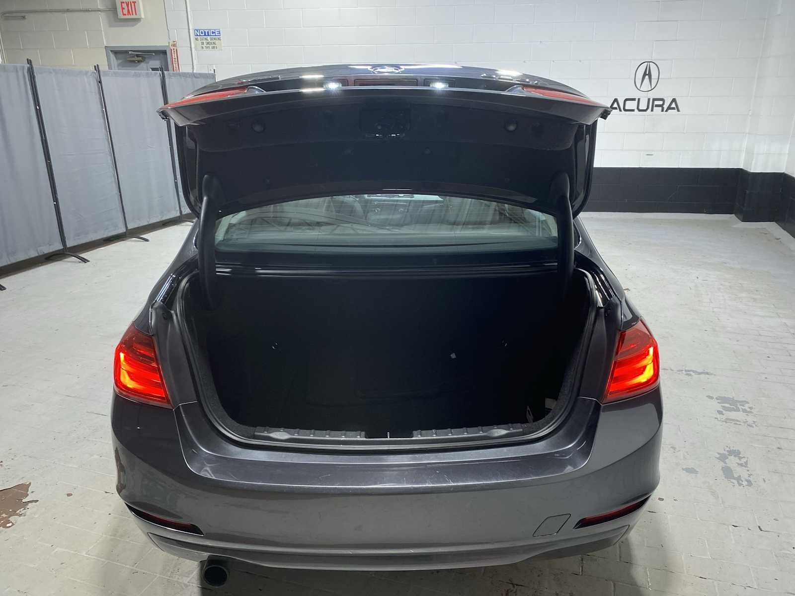 Thumbnail: 2014 BMW 3 Series - 19