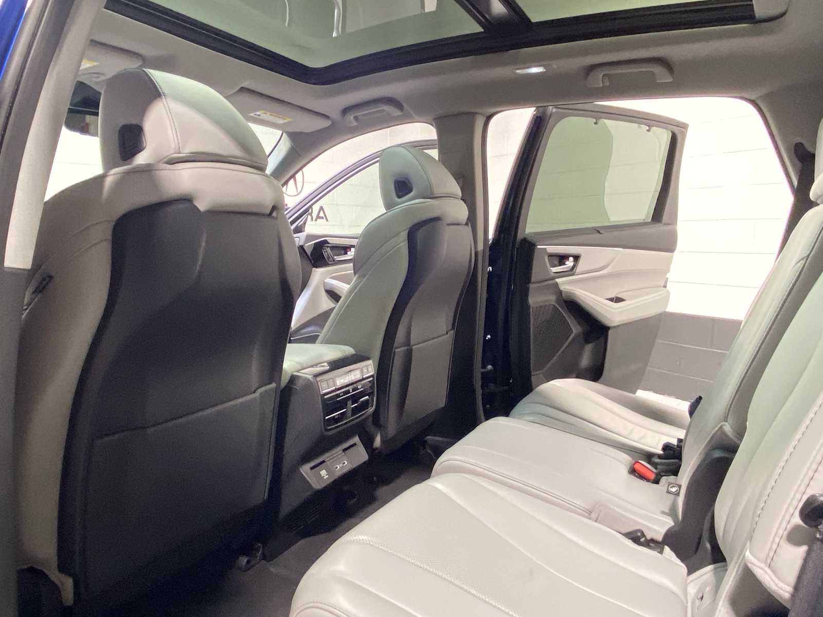 Thumbnail: 2023 Acura MDX - 12