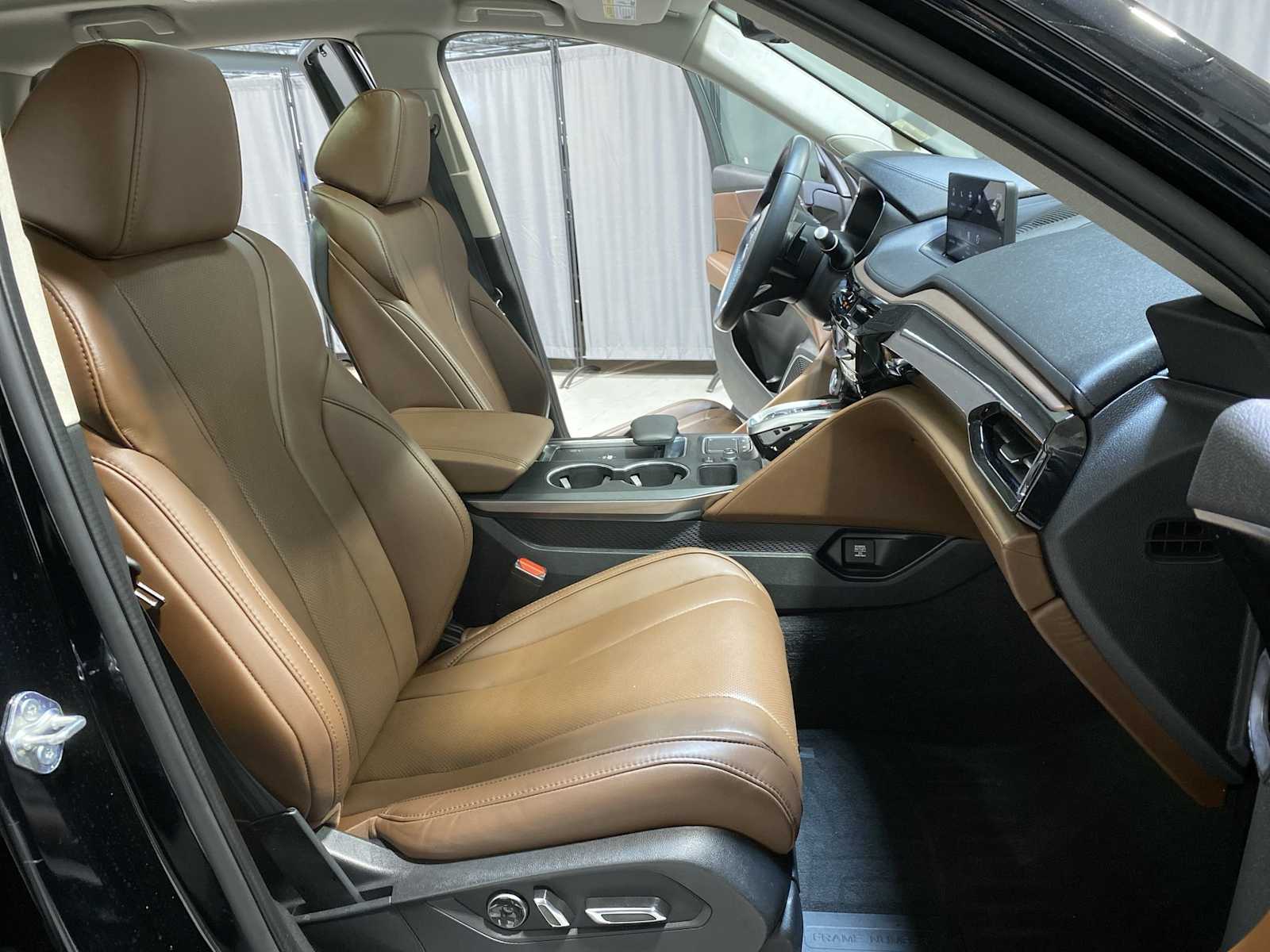 Thumbnail: 2023 Acura MDX - 14