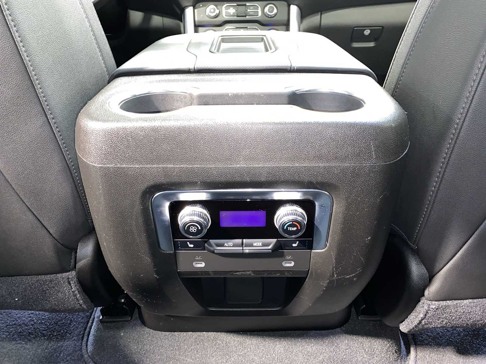 2021 GMC Yukon SLT 25