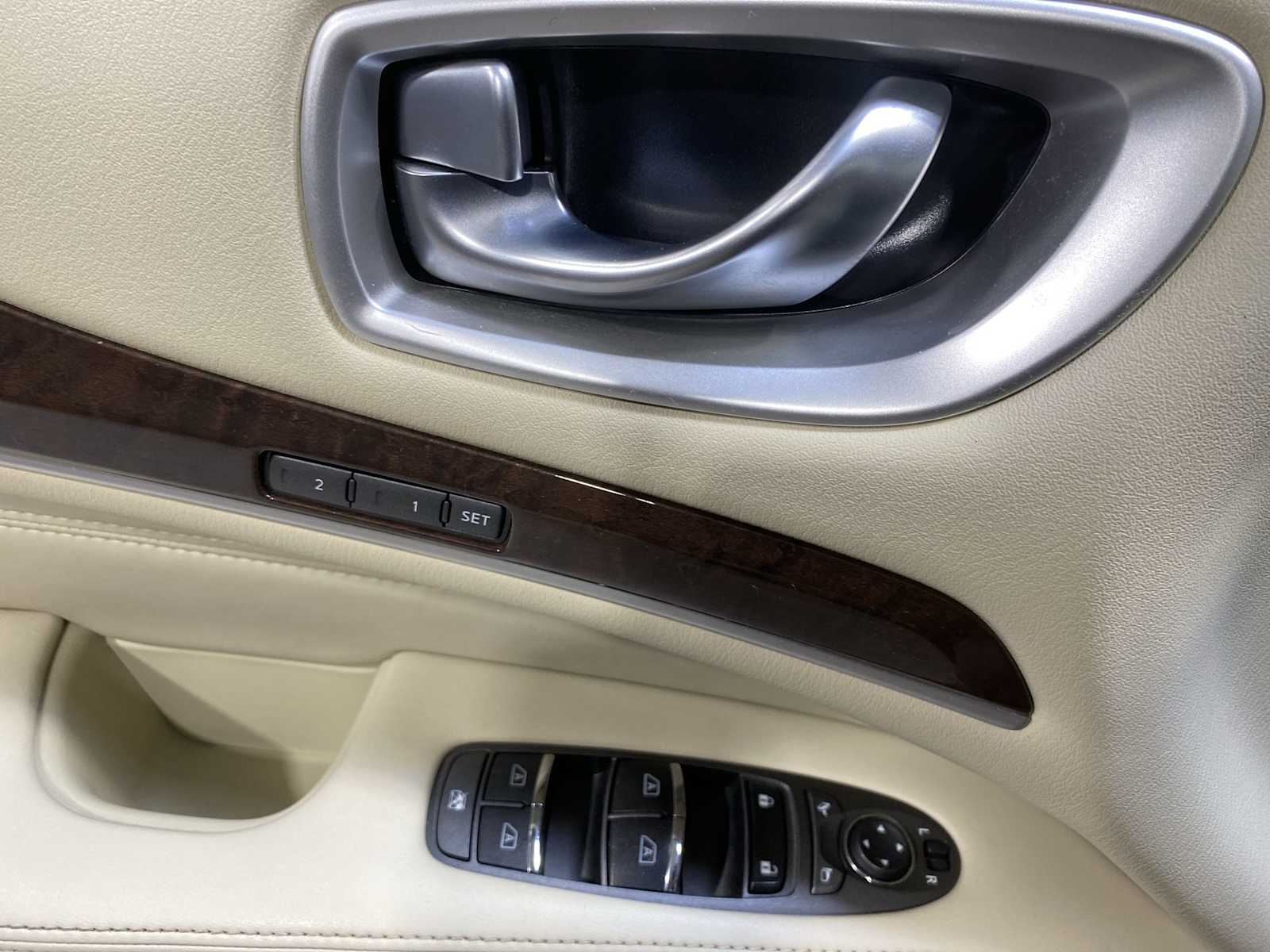 Thumbnail: 2017 INFINITI QX60 - 23