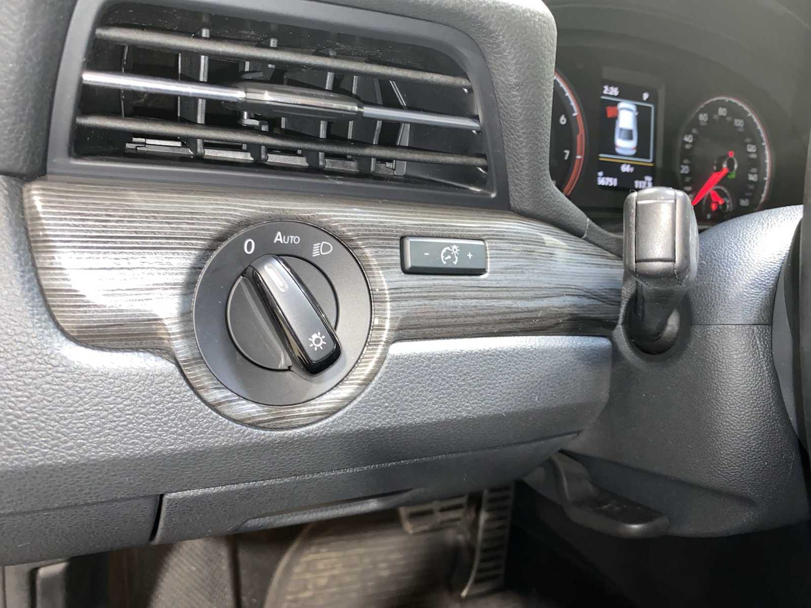 Thumbnail: 2020 Volkswagen Passat - 24