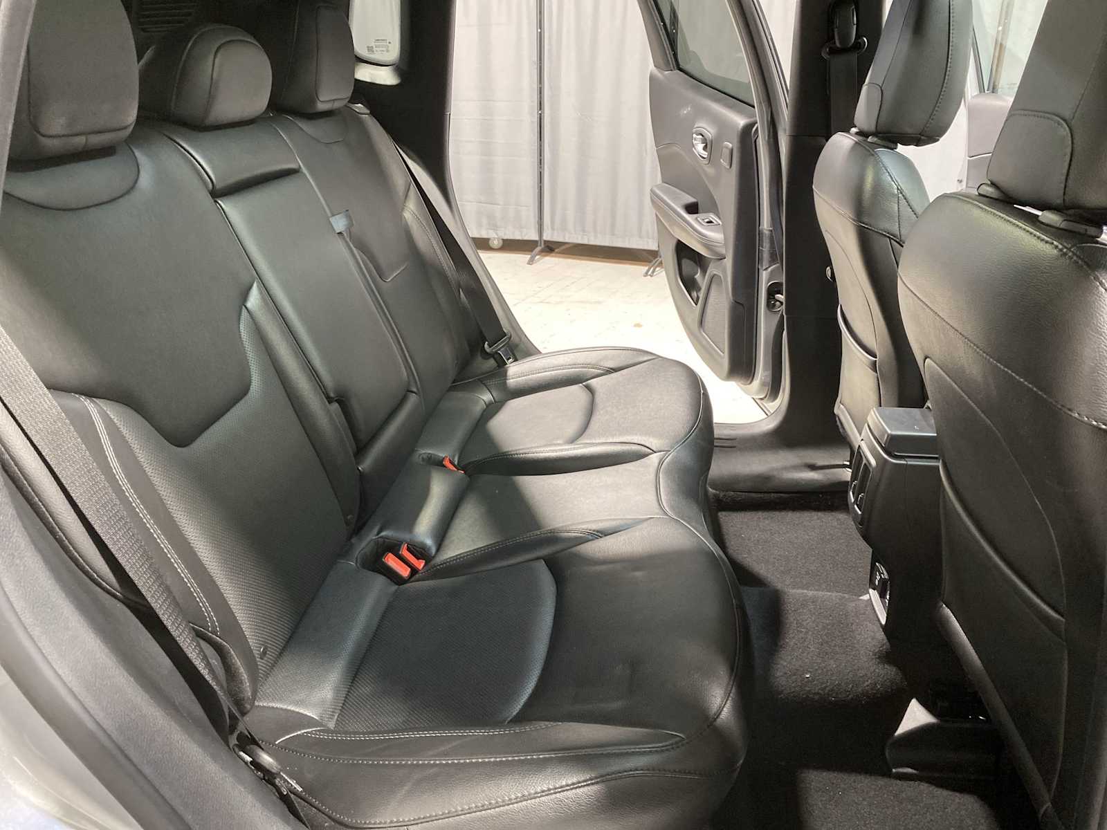 Thumbnail: 2020 Jeep Compass - 13