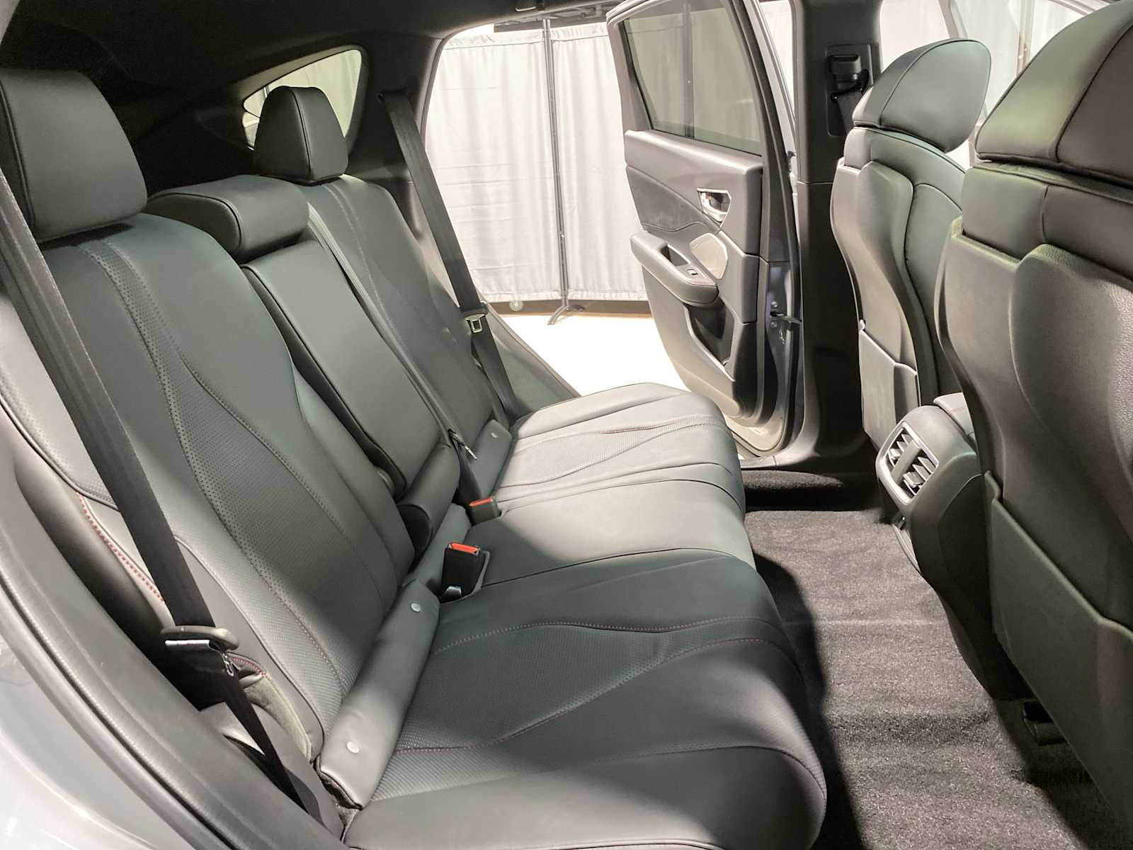 Thumbnail: 2025 Acura RDX - 13