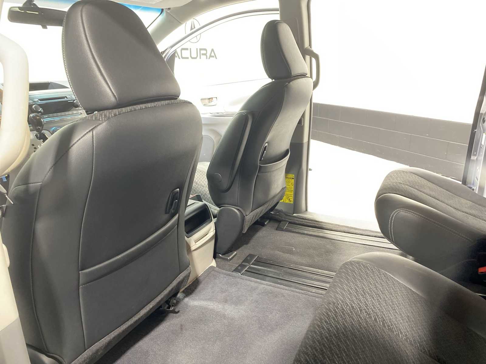 Thumbnail: 2011 Toyota Sienna - 12