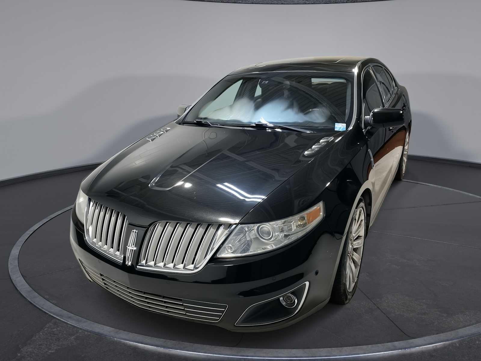 2010 Lincoln MKS EcoBoost Hero Image