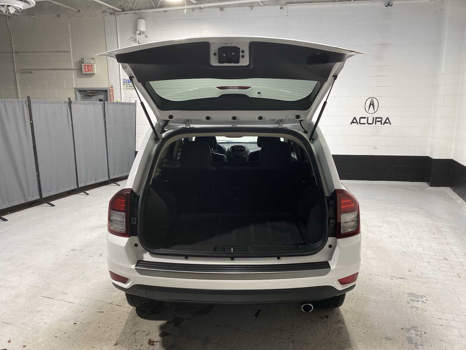 Thumbnail: 2017 Jeep Compass - 19