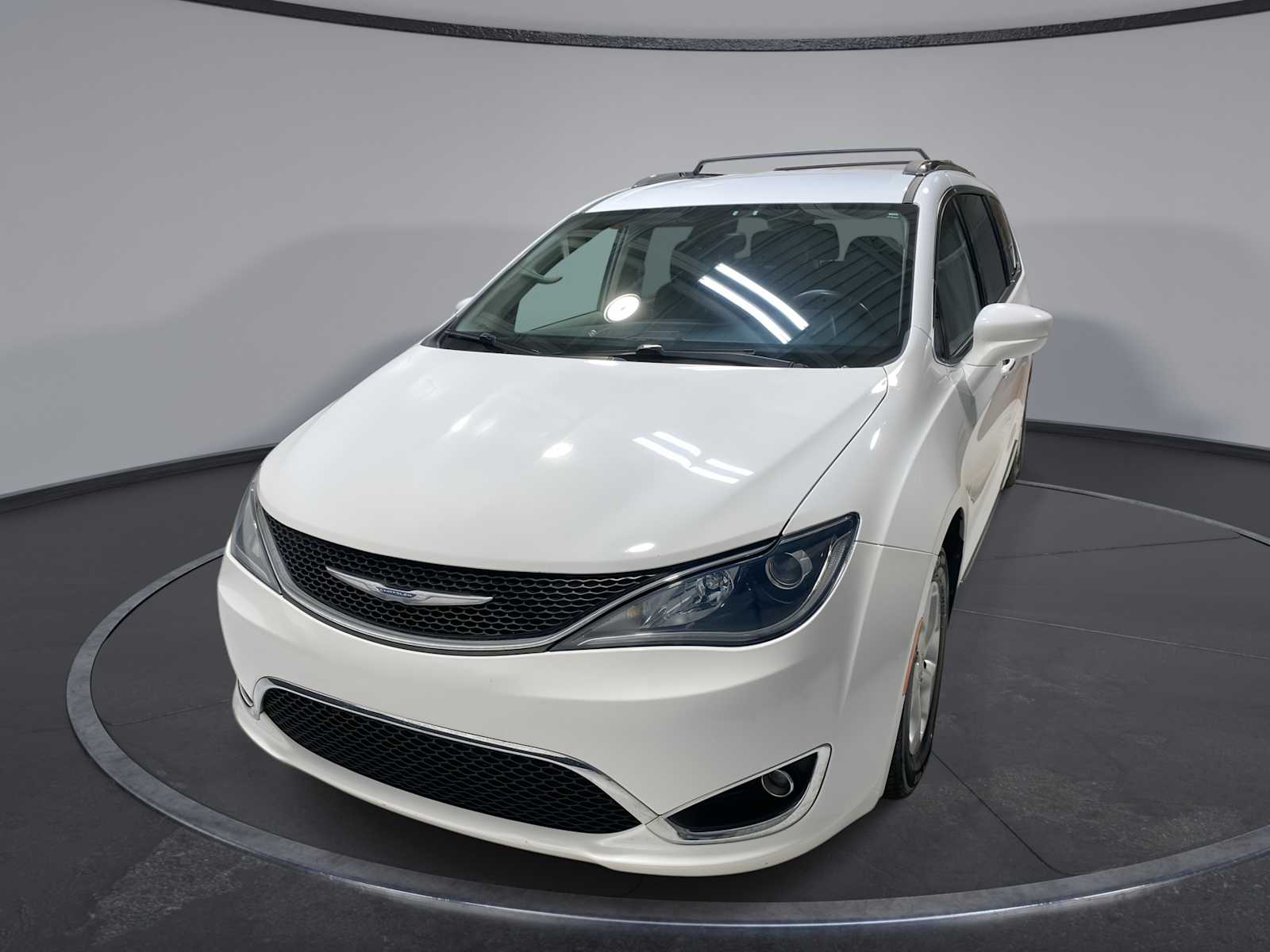 2017 Chrysler Pacifica  -
                  Verona, NJ