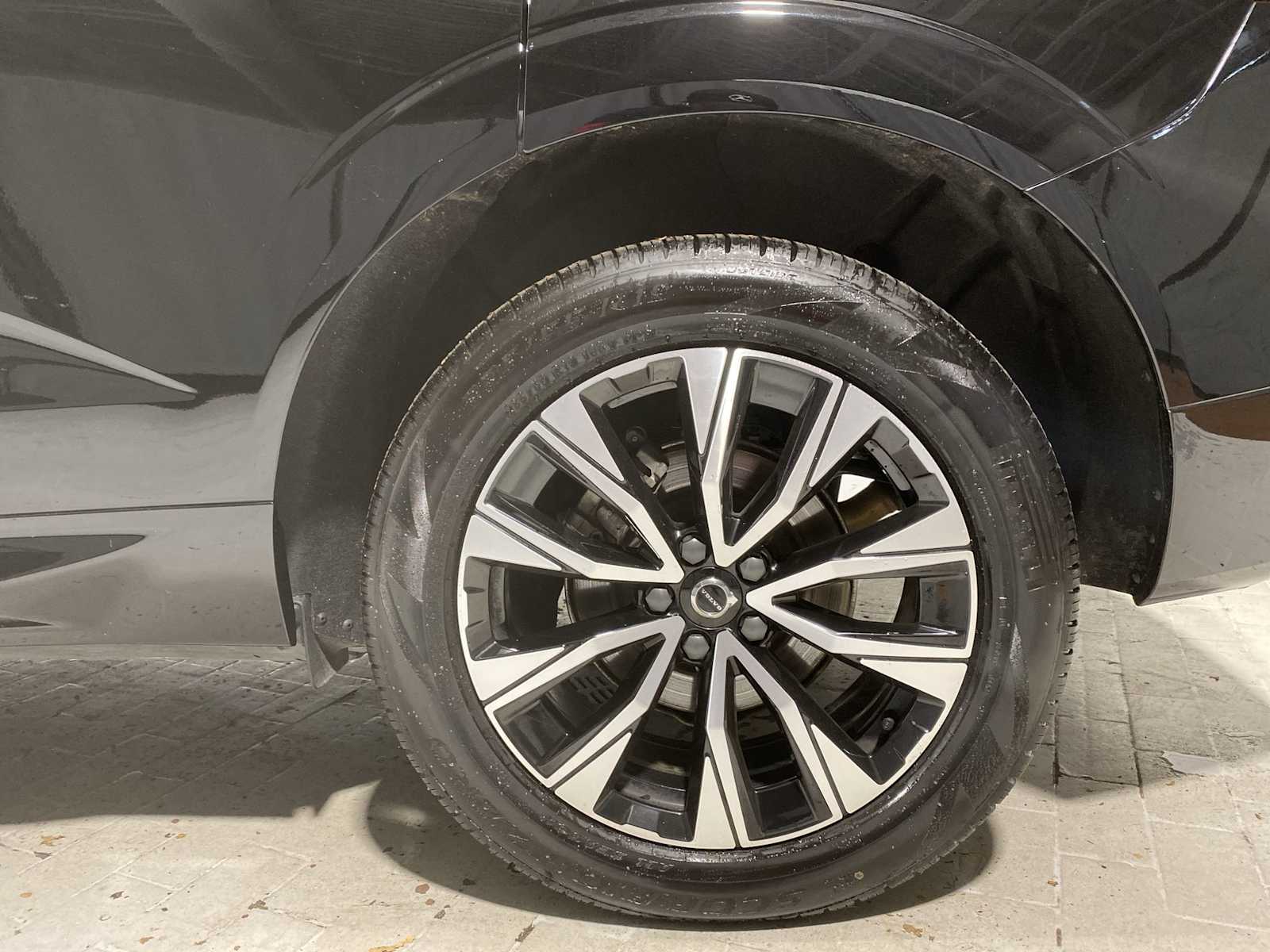 Thumbnail: 2023 Volvo XC60 - 8