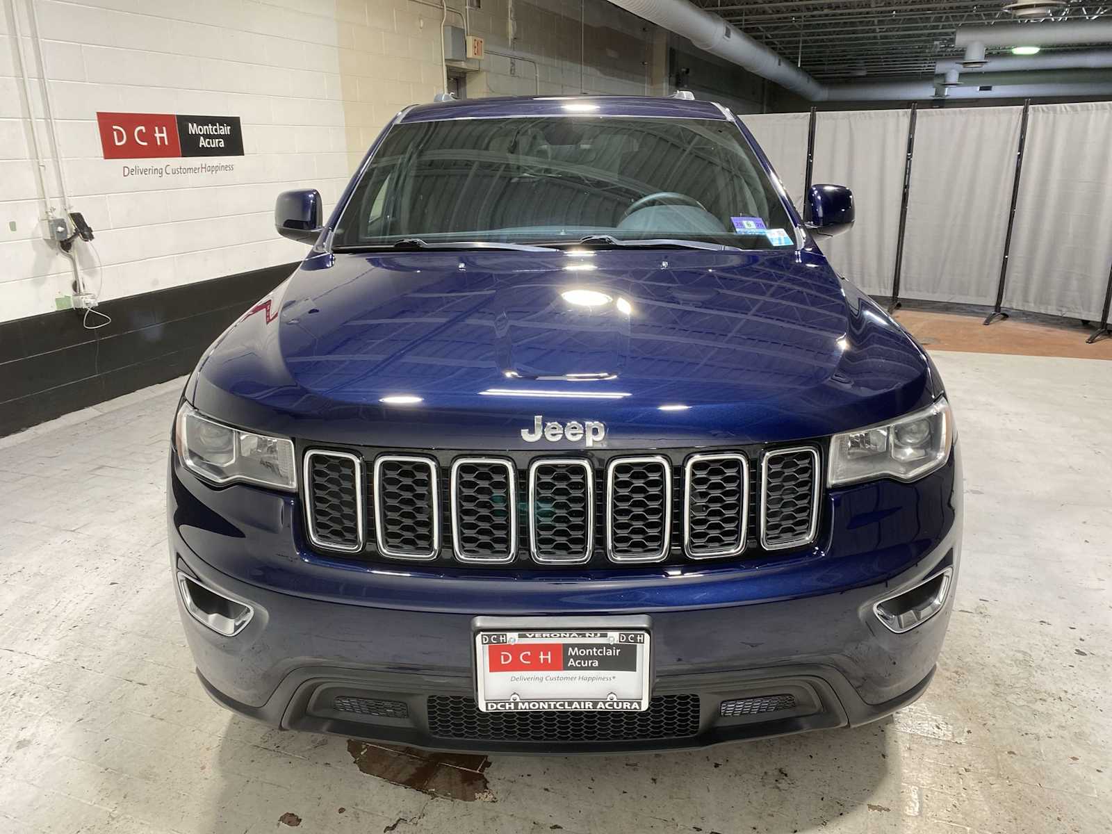 Thumbnail: 2017 Jeep Grand Cherokee - 6