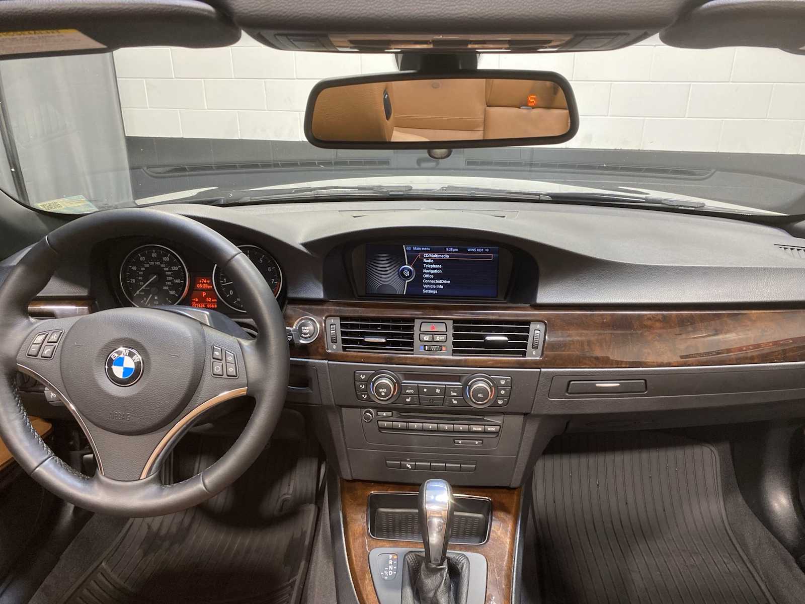 Thumbnail: 2012 BMW 3 Series - 10