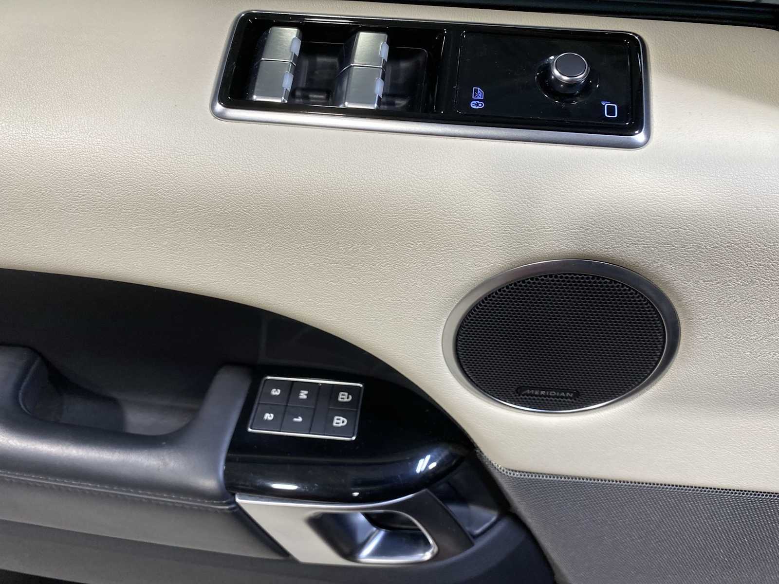Thumbnail: 2021 Land Rover Range Rover Sport - 23