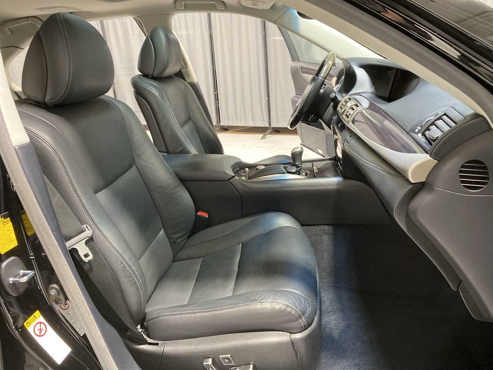 Thumbnail: 2014 Lexus LS - 14