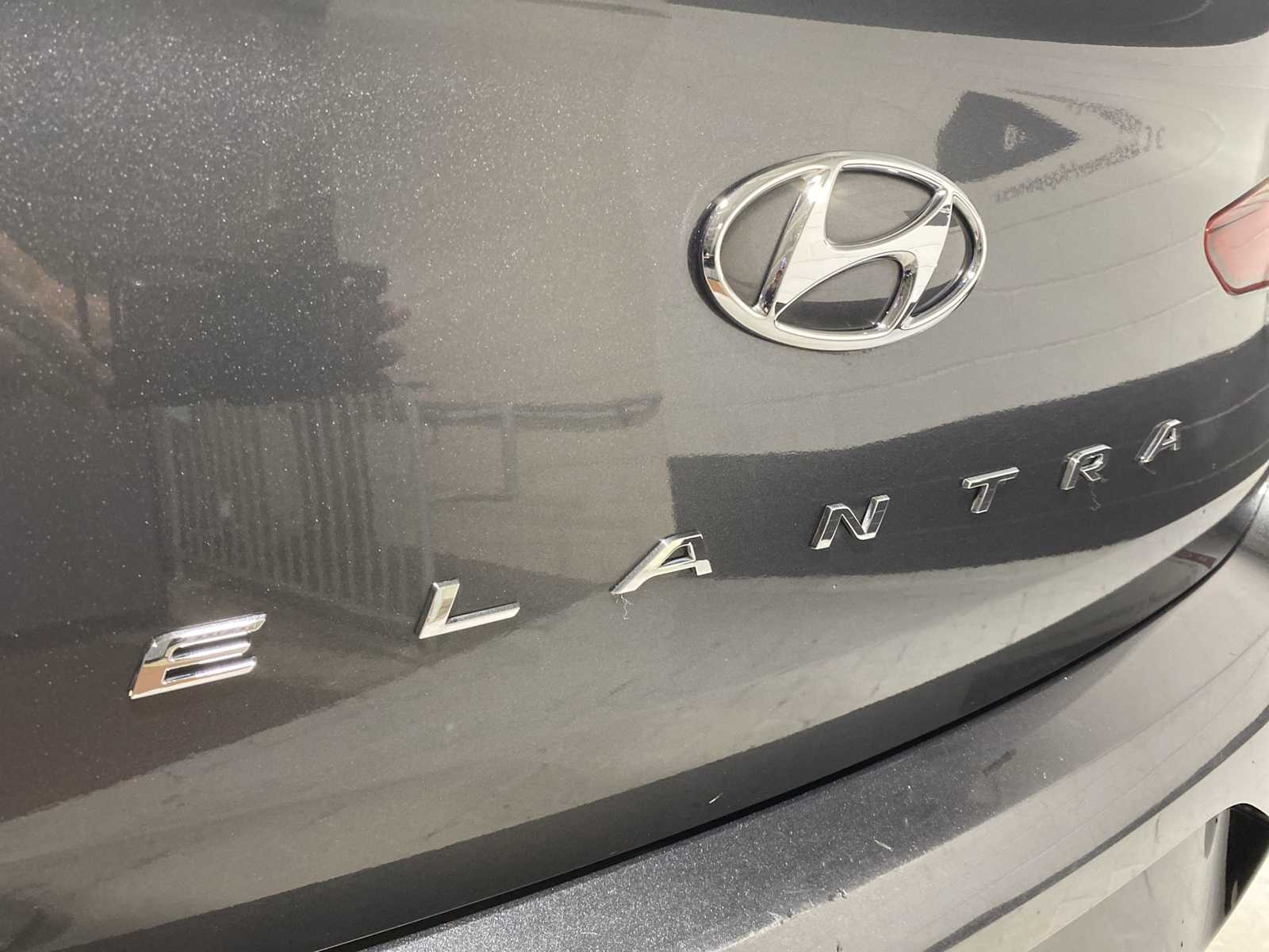 Thumbnail: 2020 Hyundai Elantra - 7