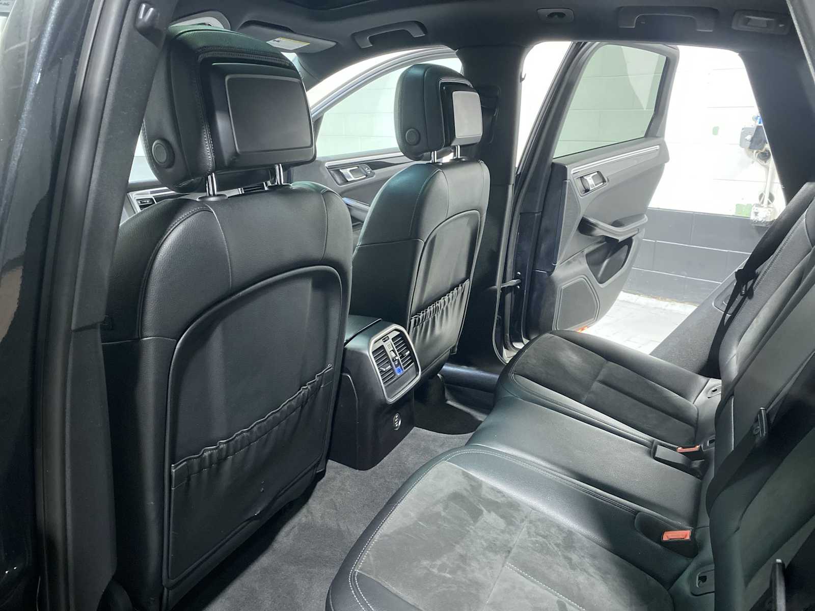 Thumbnail: 2017 Porsche Macan - 12