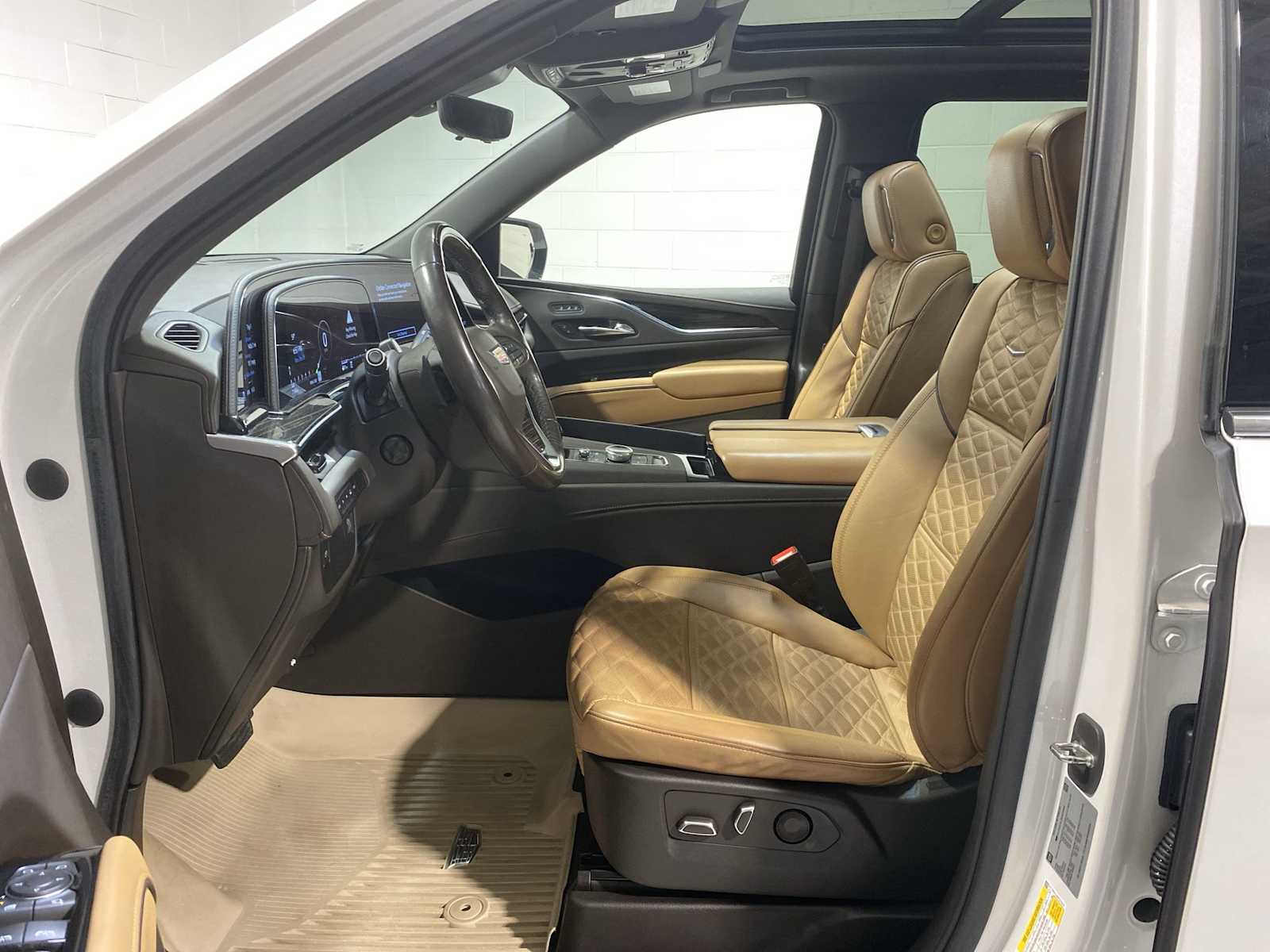 Thumbnail: 2022 Cadillac Escalade - 2