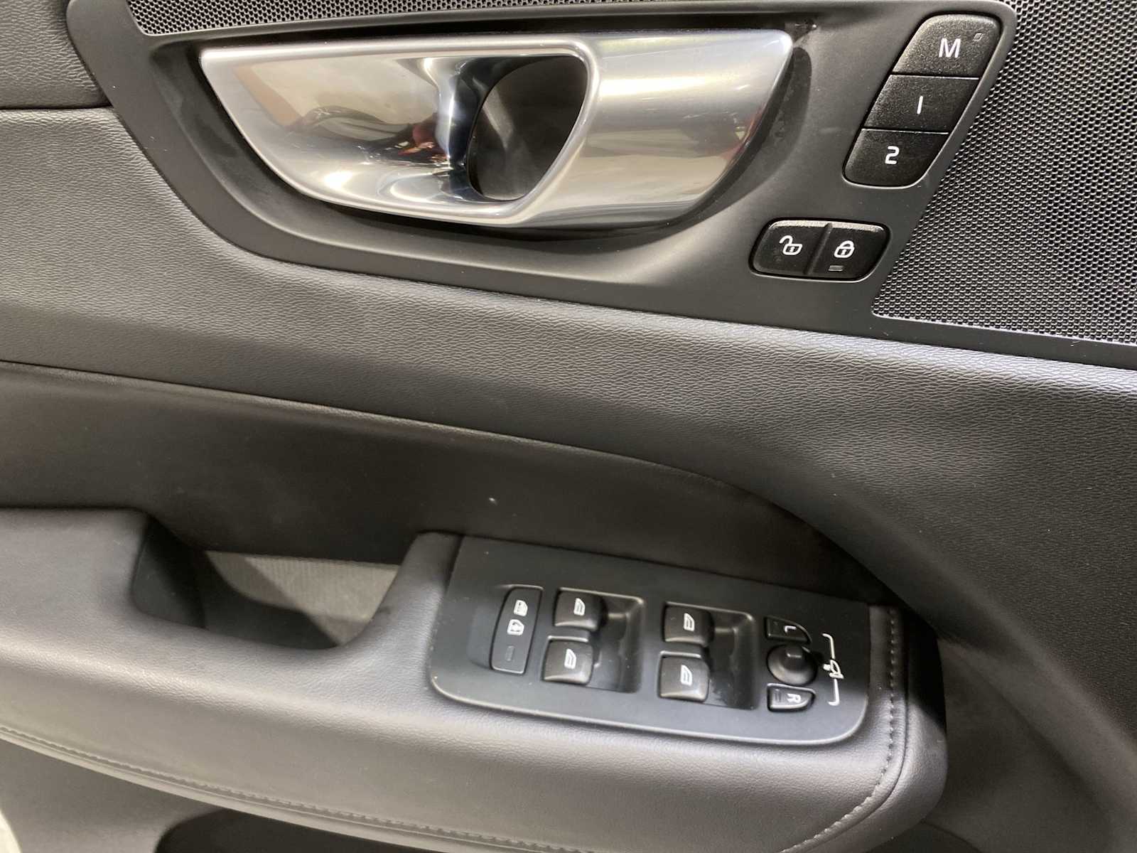 Thumbnail: 2023 Volvo XC60 - 23