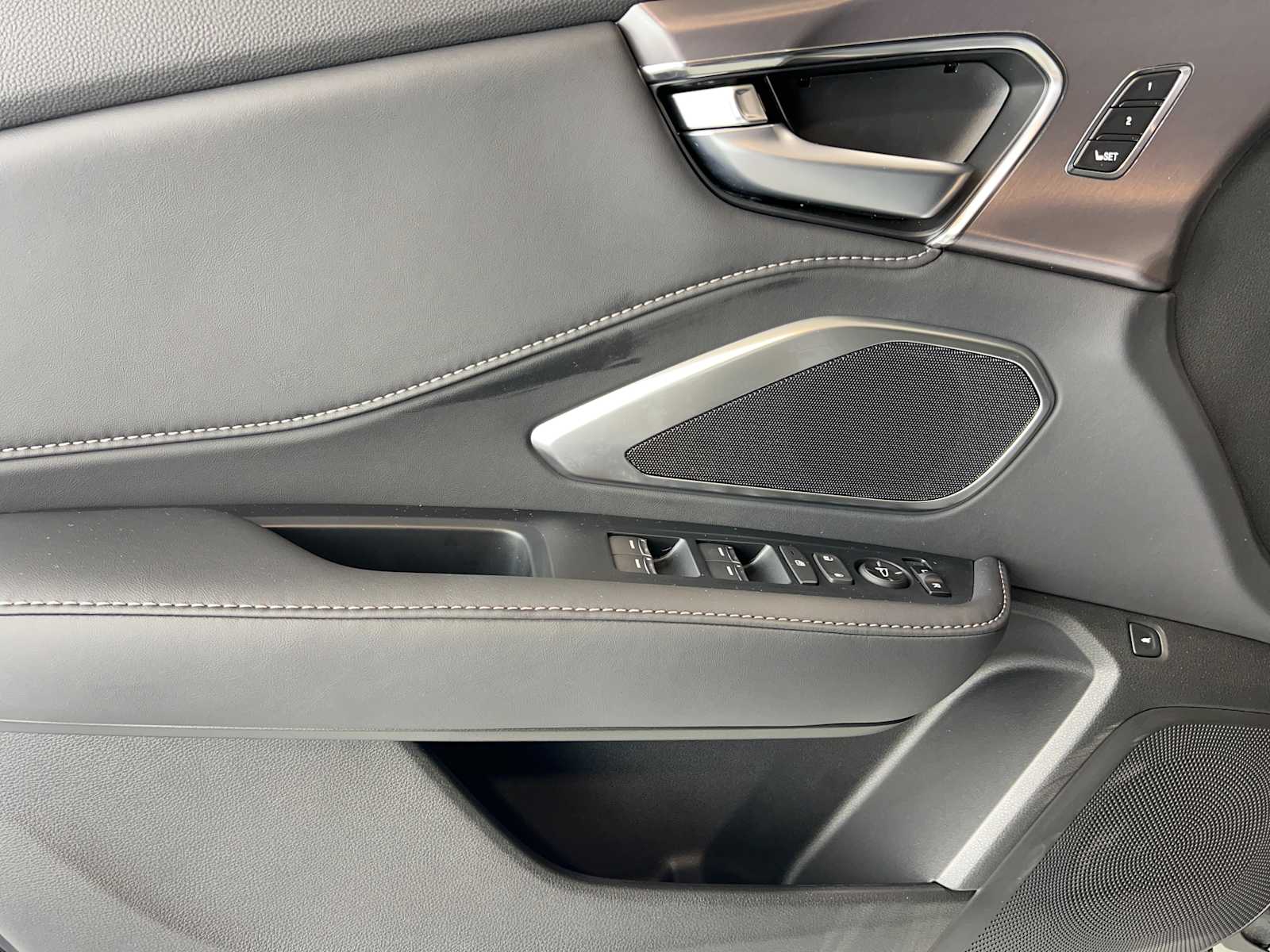 Thumbnail: 2025 Acura RDX - 22