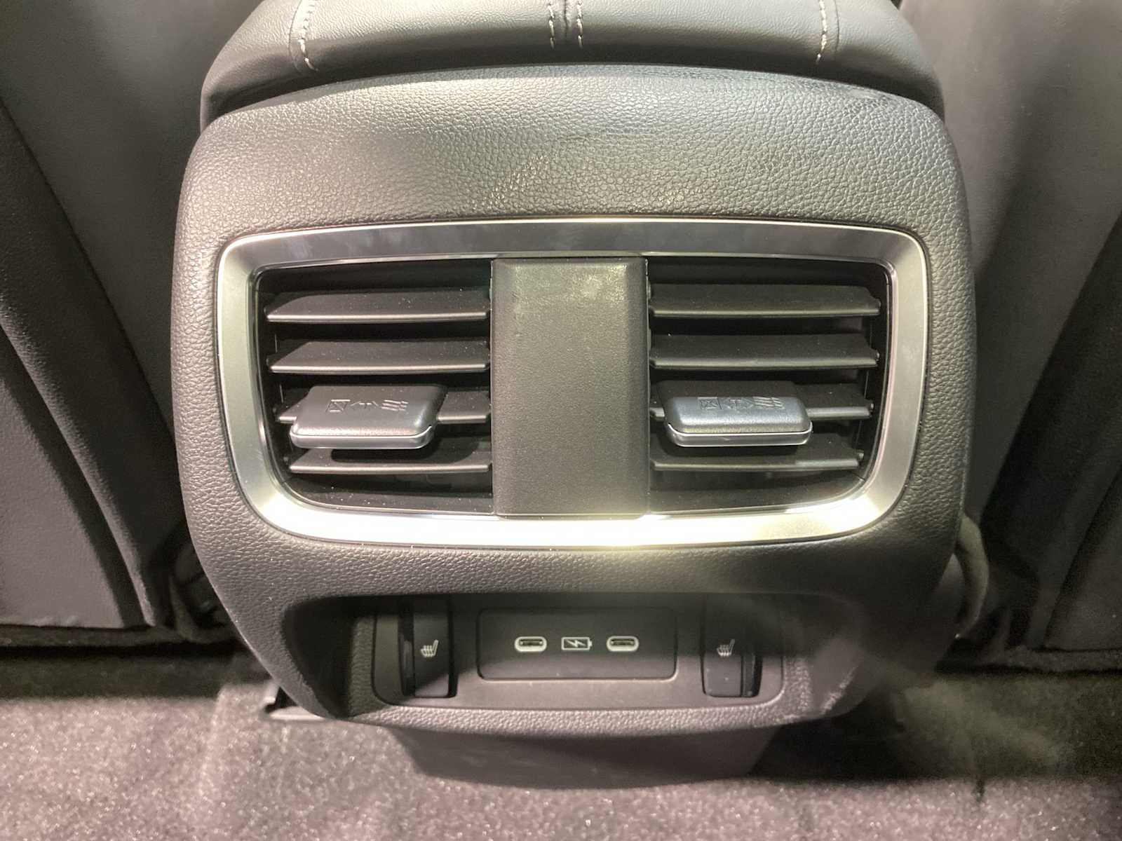 Thumbnail: 2025 Acura RDX - 25