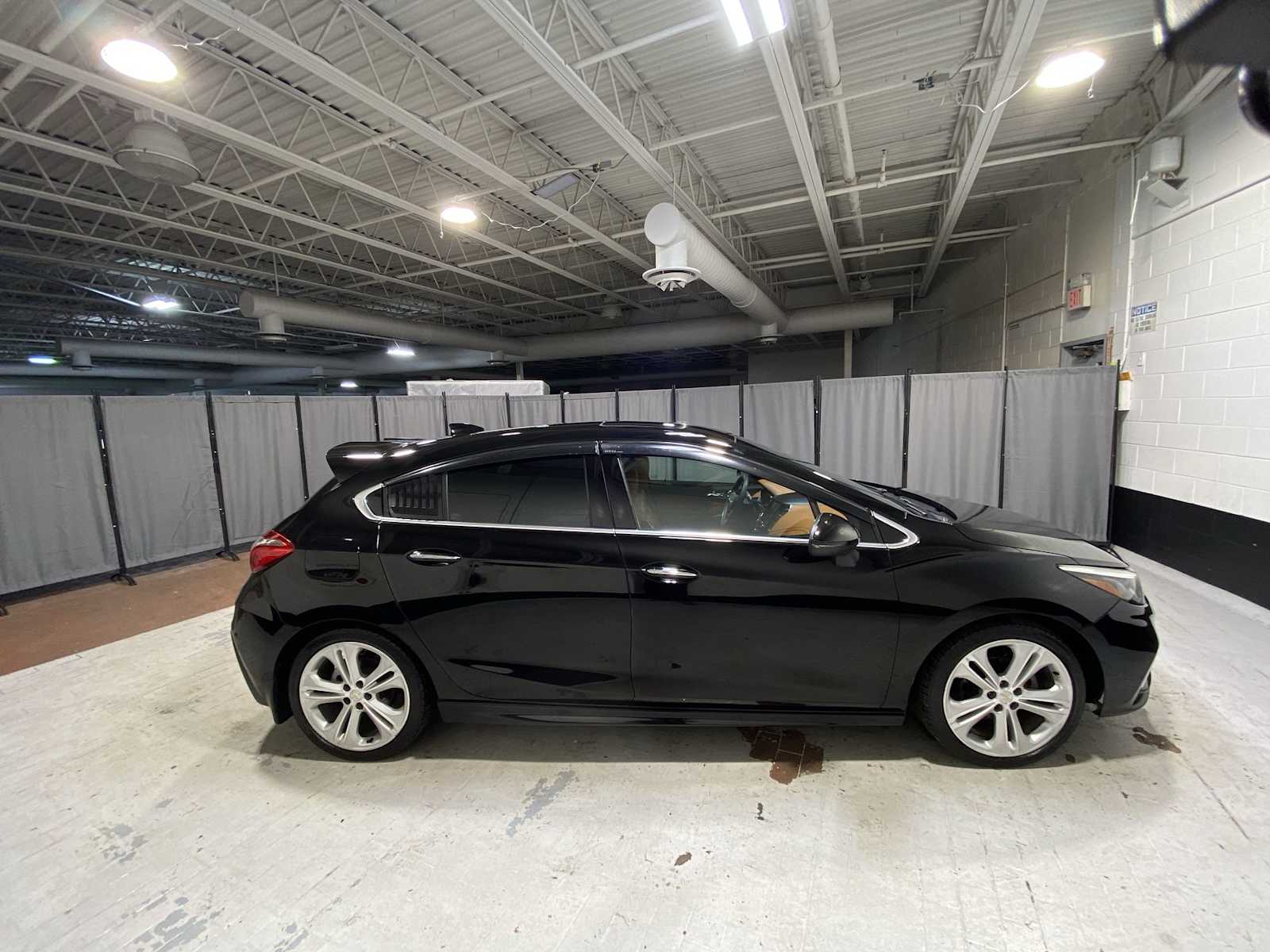 Thumbnail: 2017 Chevrolet Cruze - 27