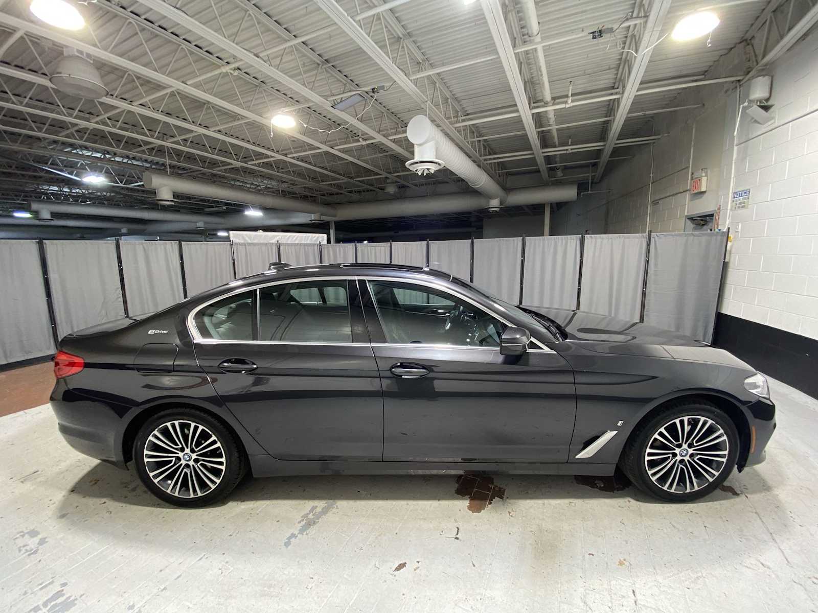 Thumbnail: 2019 BMW 5 Series - 27