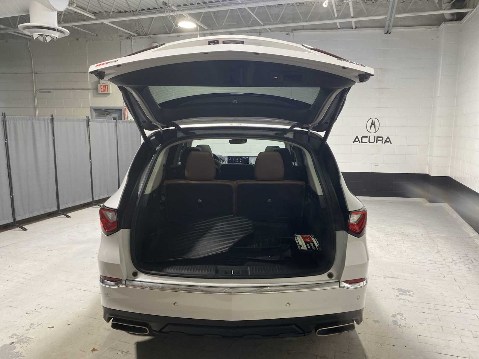 Thumbnail: 2023 Acura MDX - 19