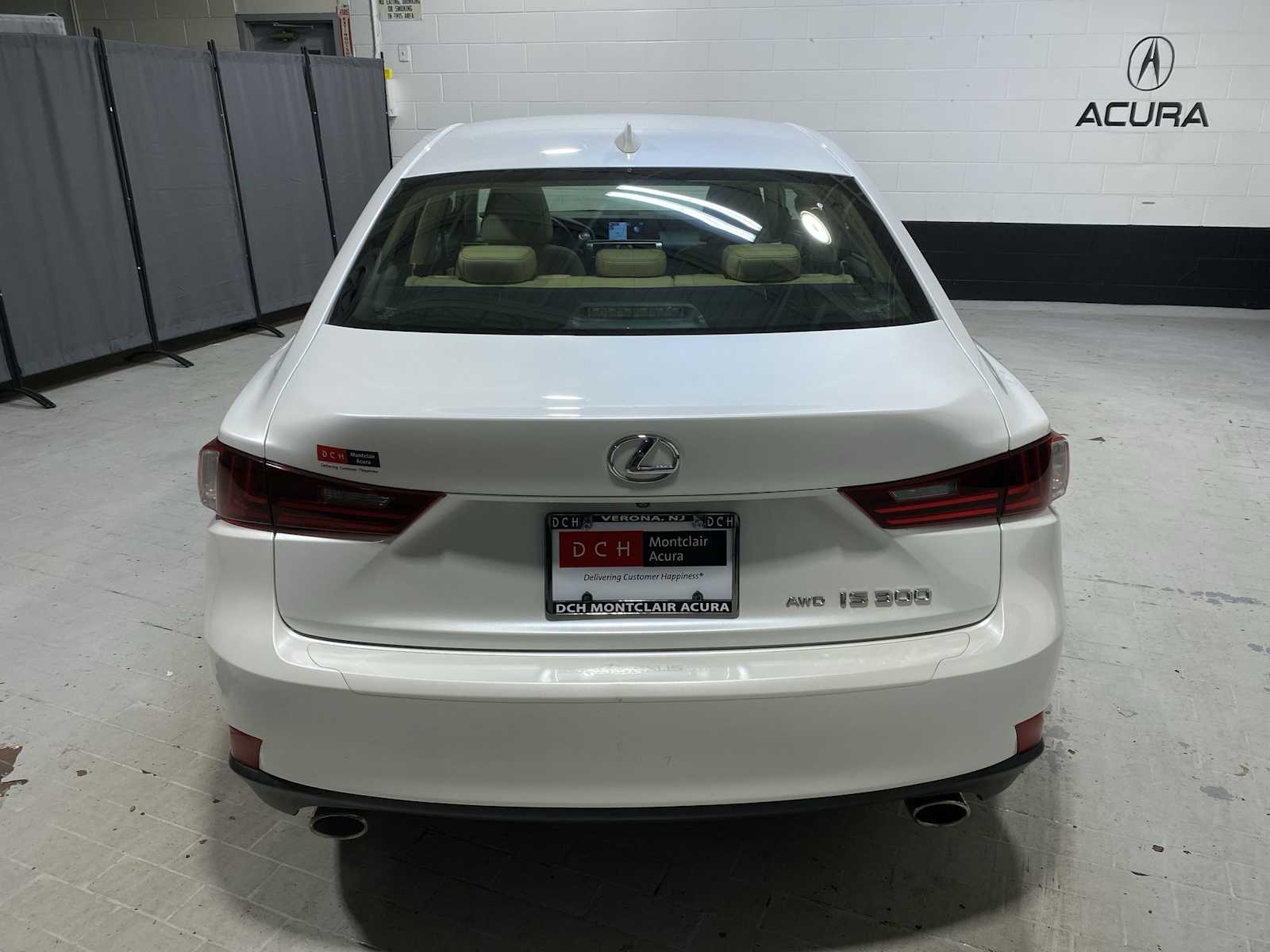 Thumbnail: 2016 Lexus IS - 5