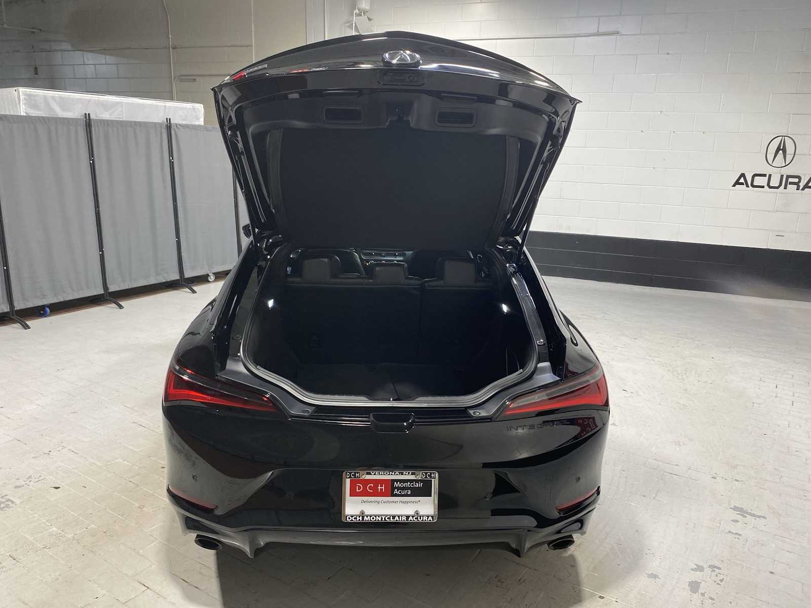 Thumbnail: 2023 Acura Integra - 19