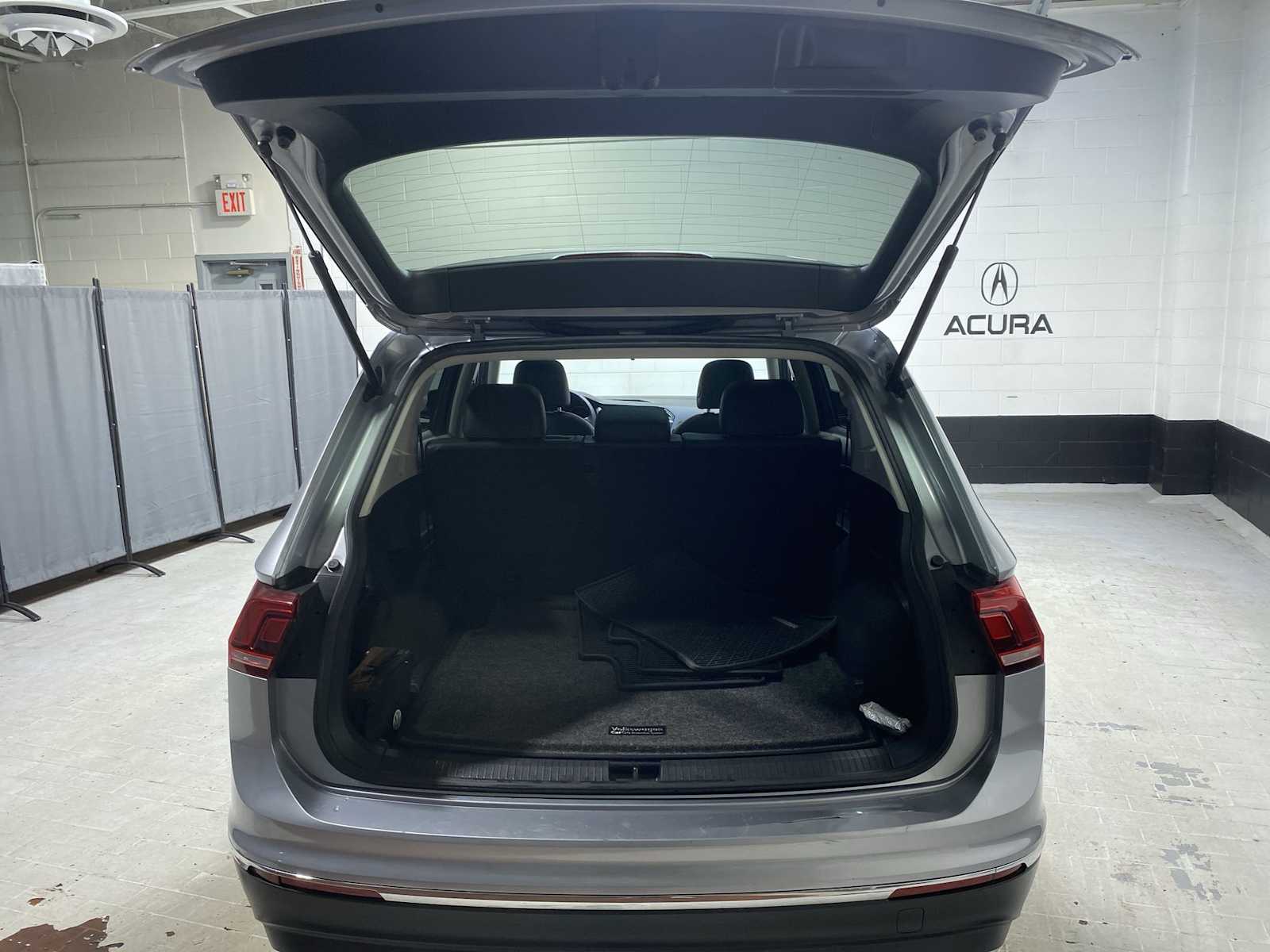 Thumbnail: 2020 Volkswagen Tiguan - 19