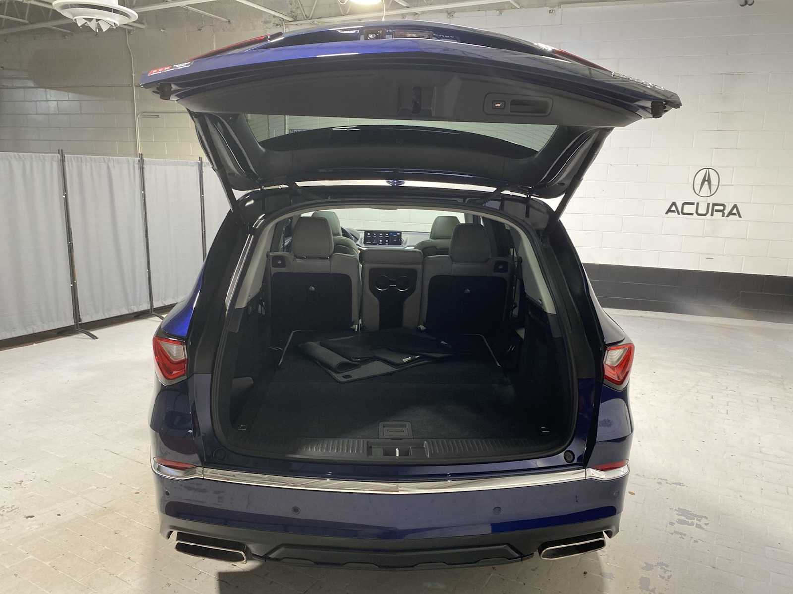 Thumbnail: 2023 Acura MDX - 19