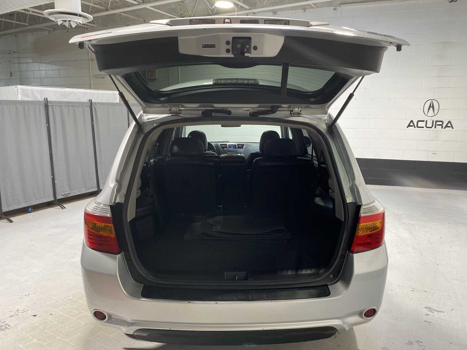 Thumbnail: 2010 Toyota Highlander - 19