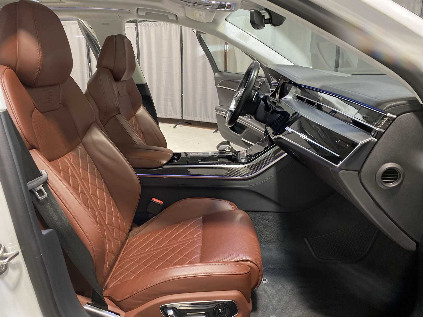 Thumbnail: 2020 Audi S8 - 14